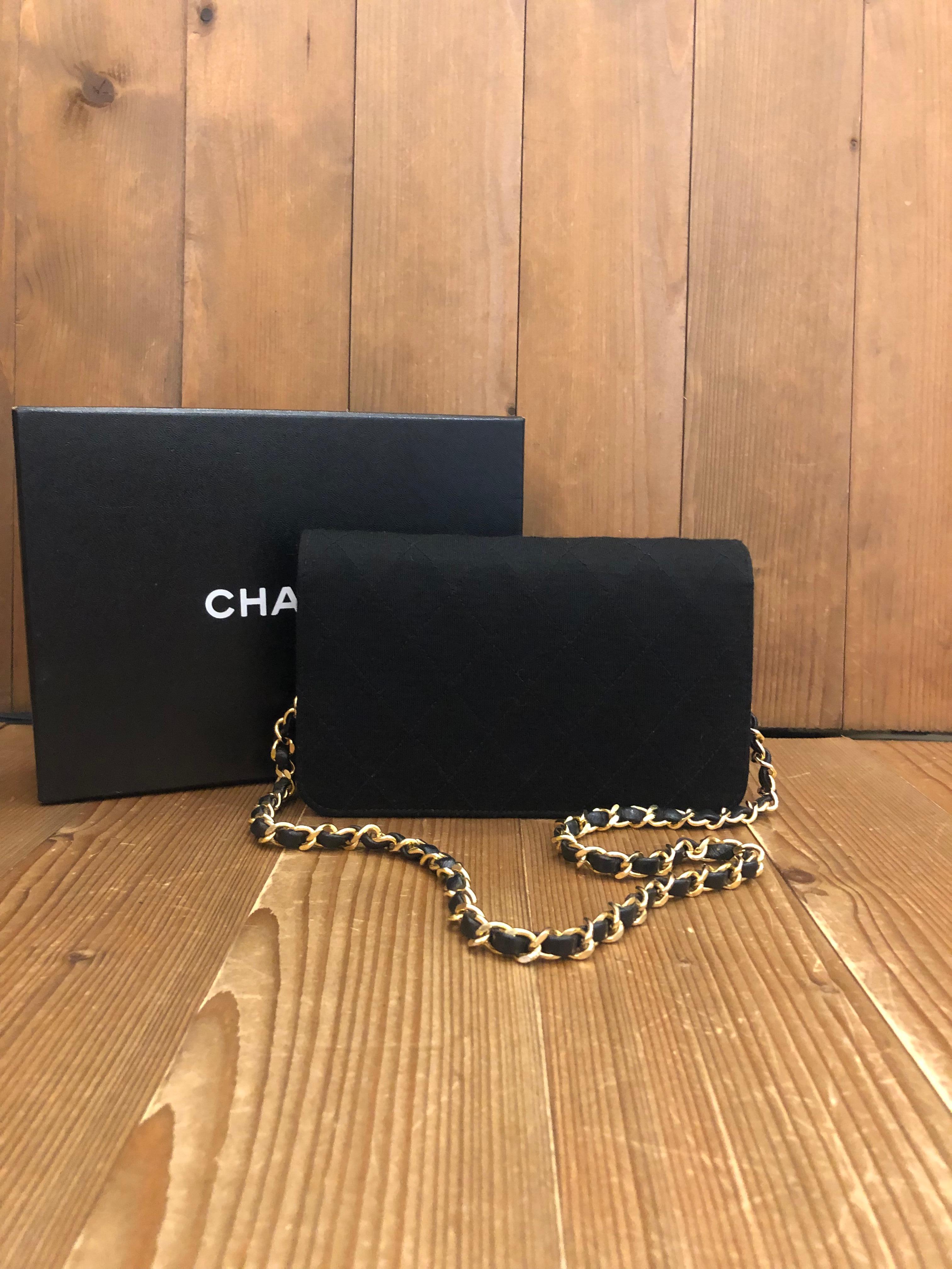 Vintage CHANEL Black Quilted Jersey Chain Shoulder Flap Bag In Excellent Condition In Bangkok, TH