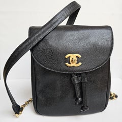 Kleiner Vintage Chanel Schwarzer Rucksack in Kaviar