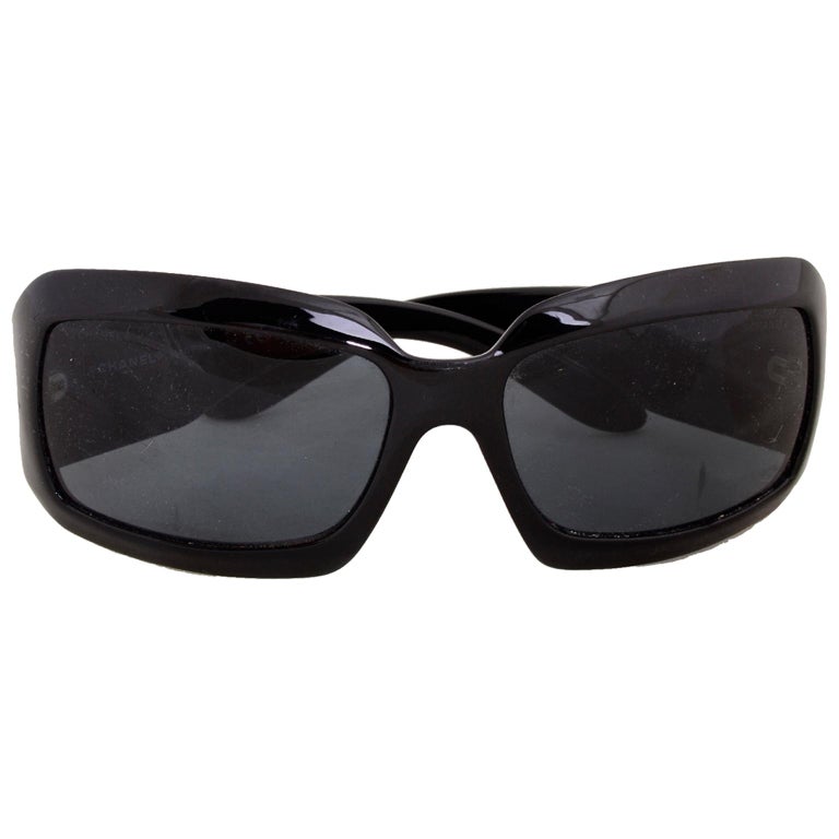 Vintage Chanel Black Sunglasses With Monogram Interlocking Mother Of