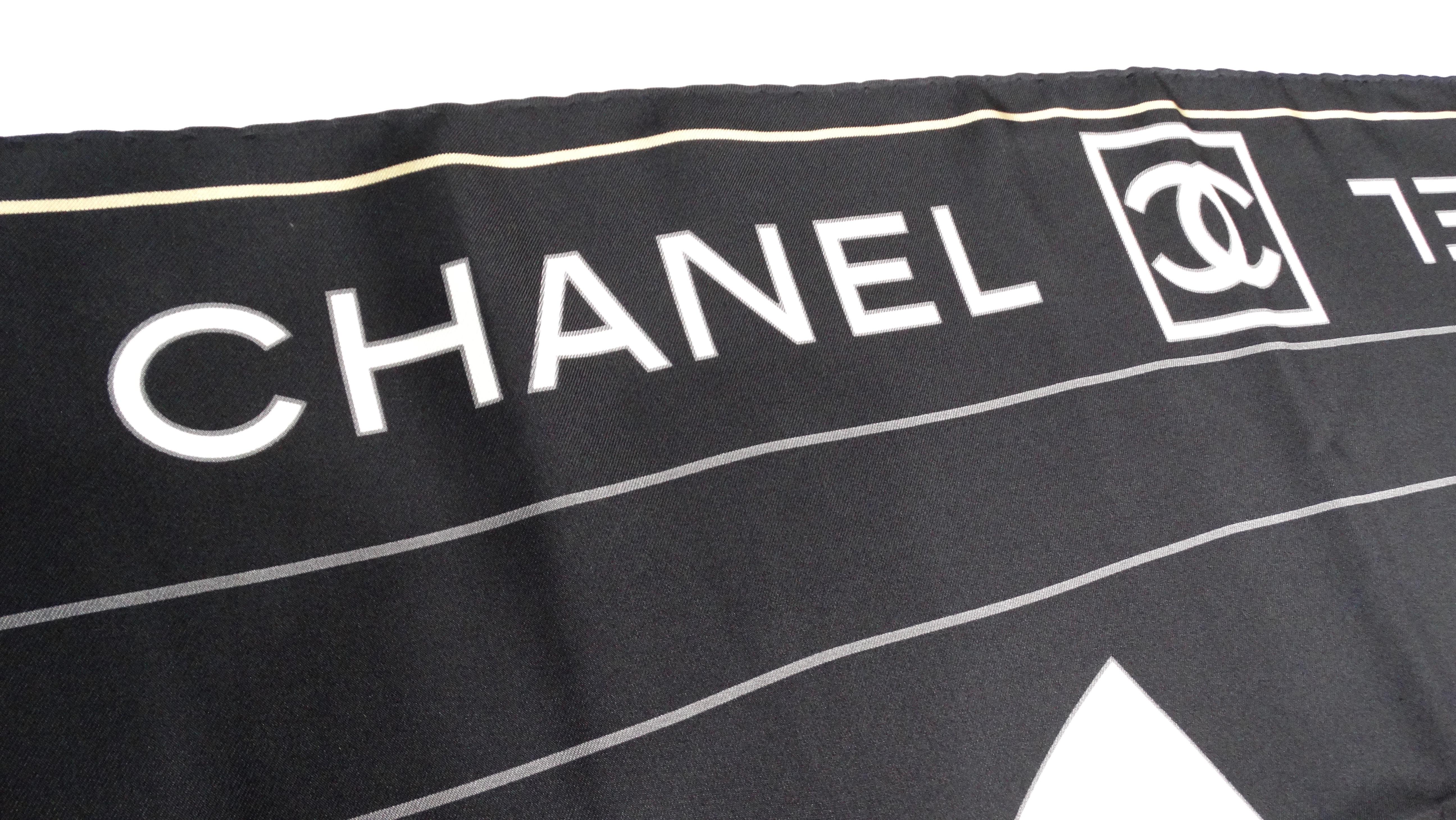 Vintage Chanel Black & White Silk Interlocking CC Logo Scarf In Good Condition In Scottsdale, AZ