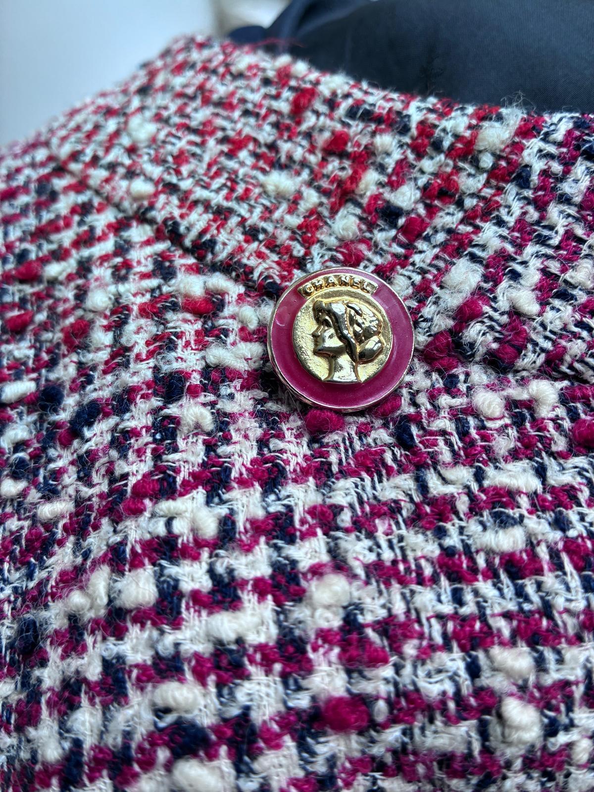Vintage Chanel Boutique Tweed Skirt Suit In Good Condition For Sale In Glasgow, GB