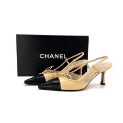 Vintage Chanel Bow Interlocking CC Cap Toe Pointed Toe Slingback Pumps 35.5