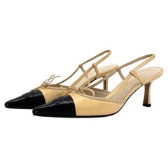 Vintage Chanel Bow Interlocking CC Cap Toe Pointed Toe Slingback Pumps 35.5