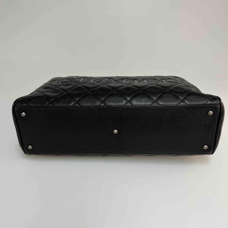 Vintage CHANEL Bowling Bag in Black Grained Leather. For Sale at 1stDibs