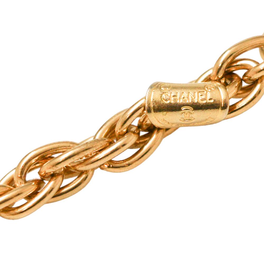 Vintage CHANEL Bracelet gold plated In Excellent Condition For Sale In Paris, FR