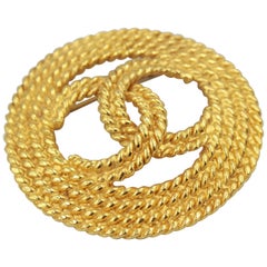Vintage Chanel broche in Gold metal - double "C"