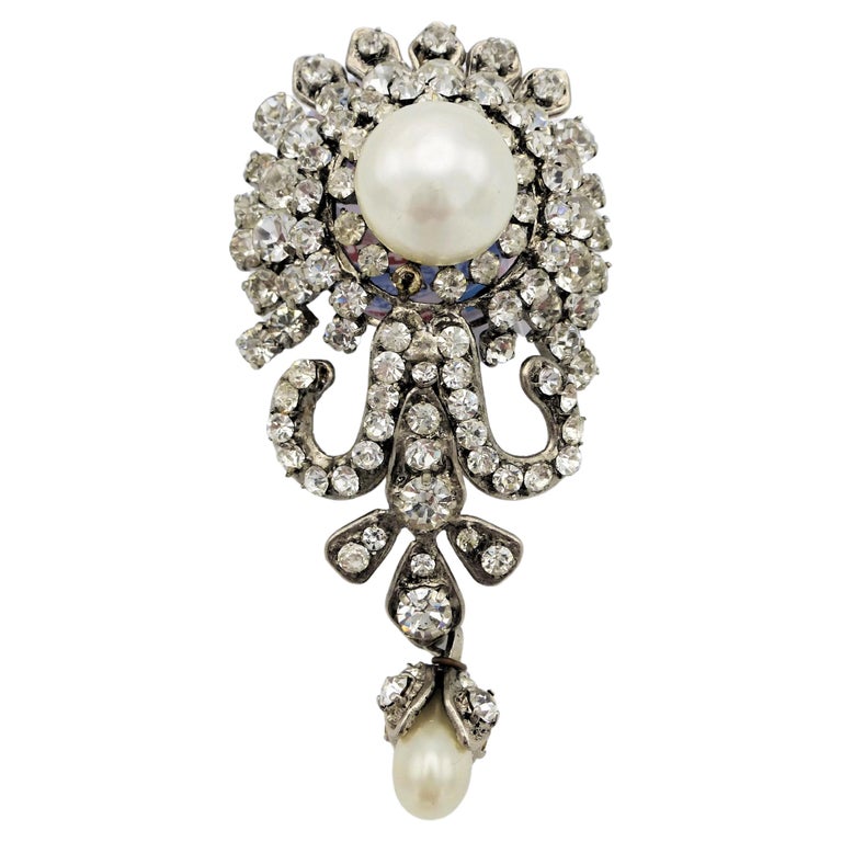 vintage chanel brooch pearl