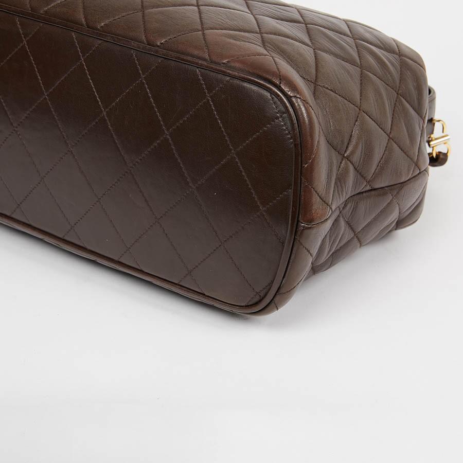 Vintage CHANEL Brown Bowling Doctor Bag In Good Condition In Paris, FR