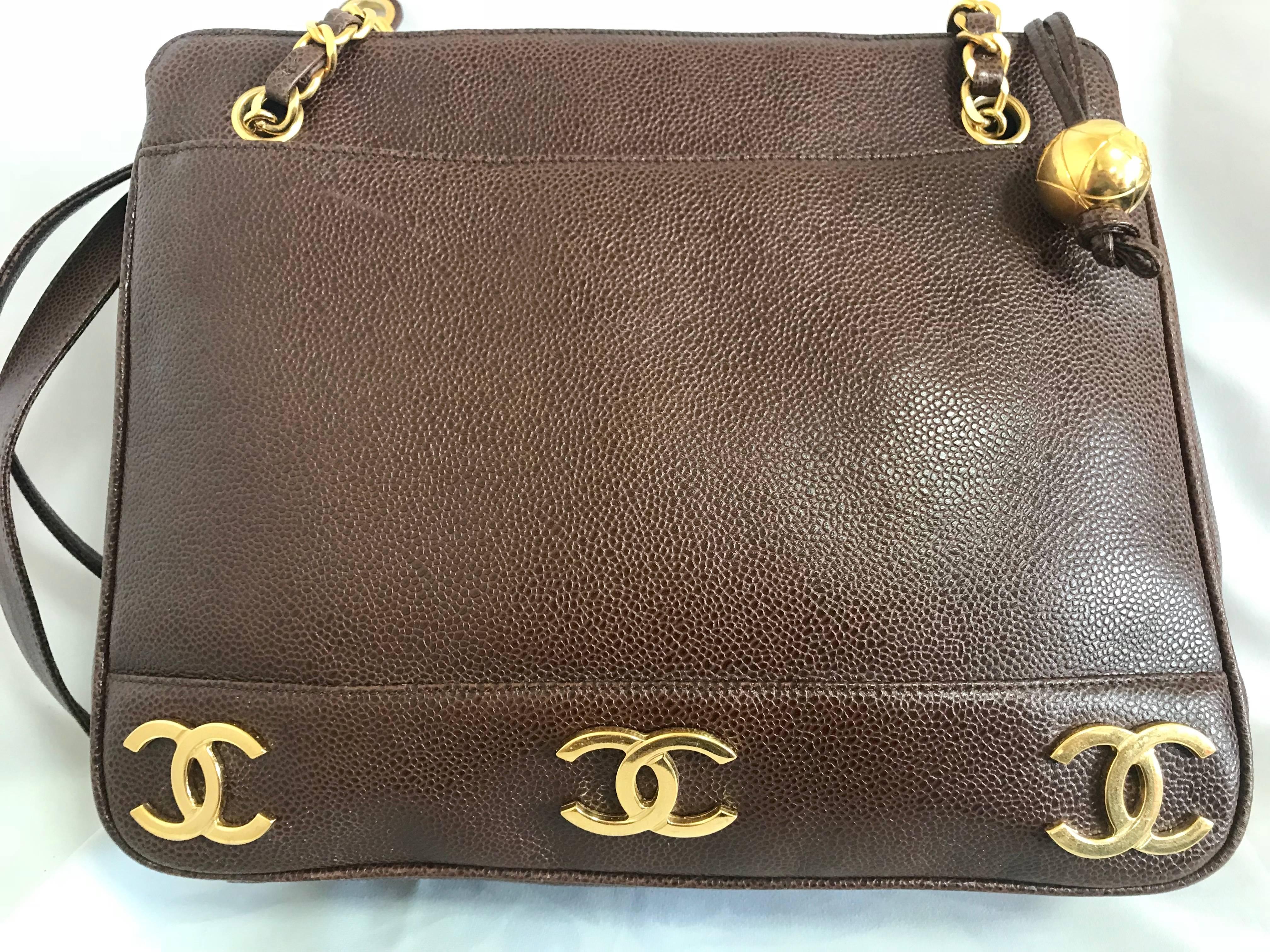 Vintage CHANEL brown caviar leather chain shoulder bag with 3 golden CC marks. For Sale 1