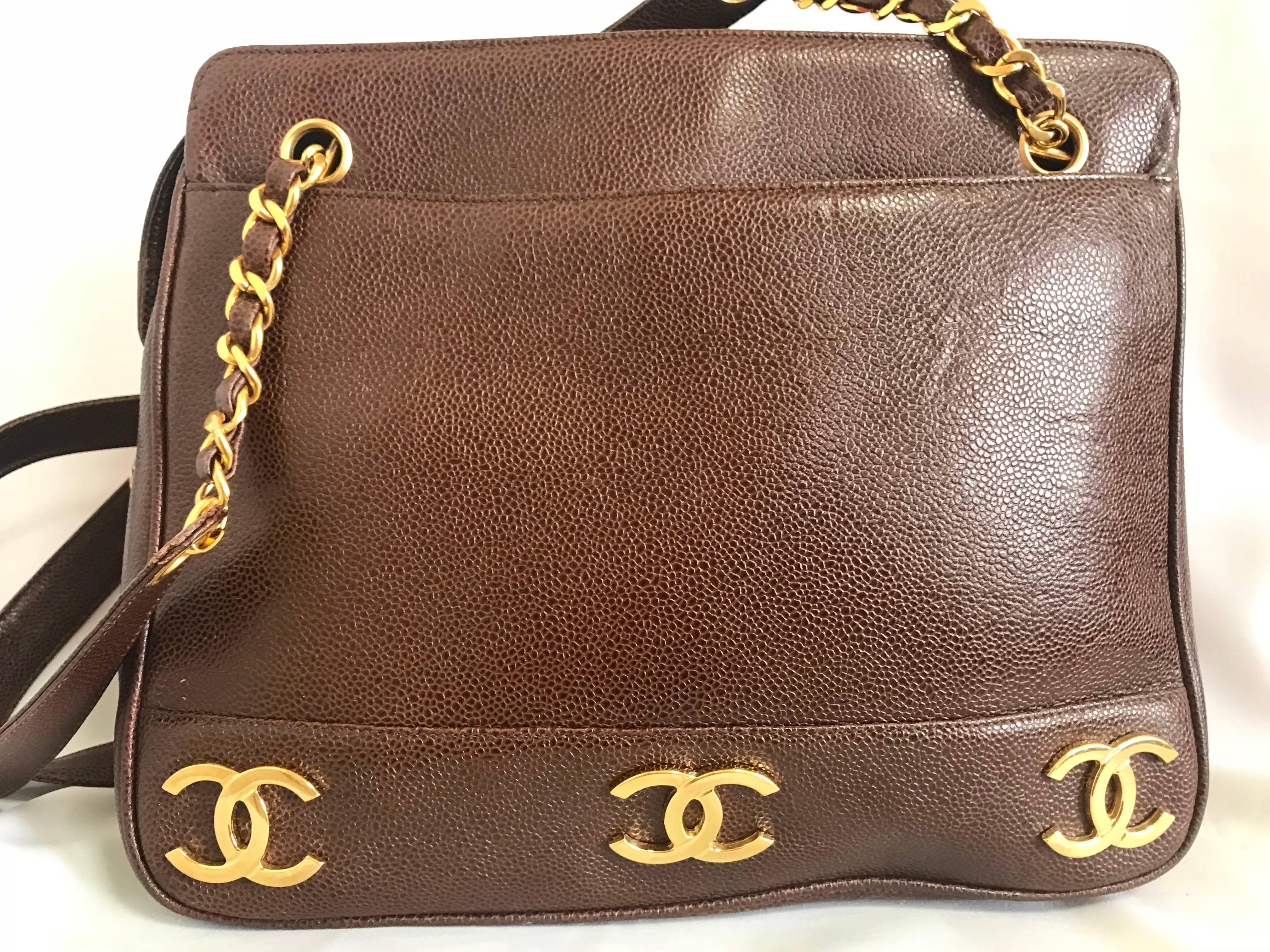 Vintage CHANEL brown caviar leather chain shoulder bag with 3 golden CC marks. For Sale 2