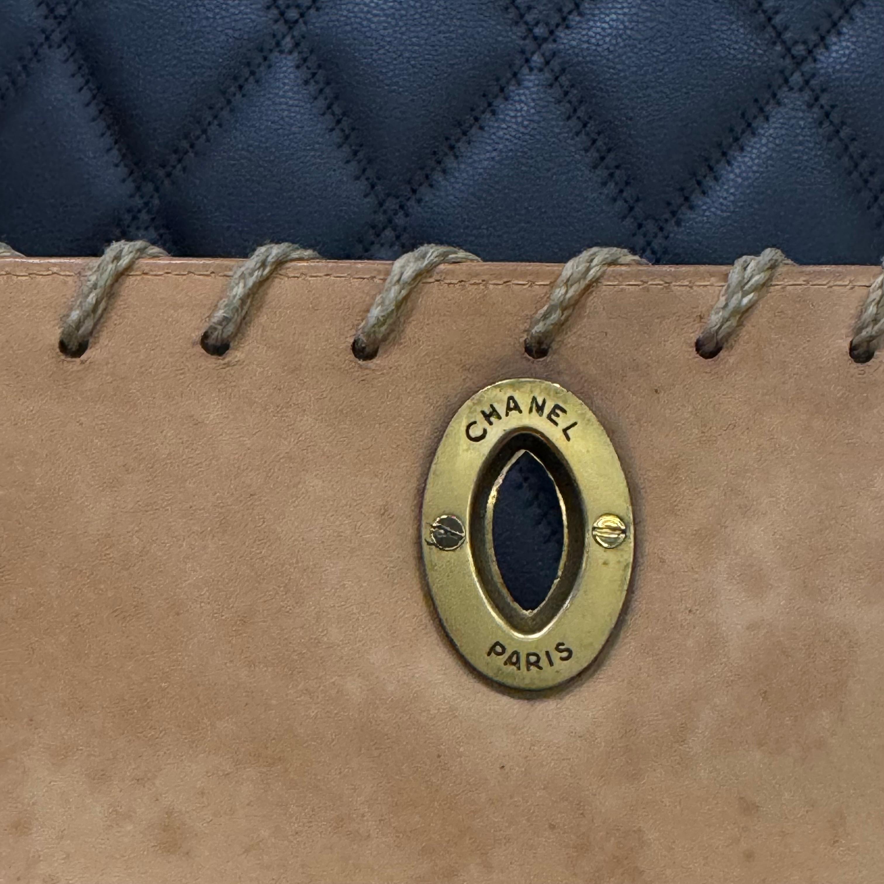 Vintage Chanel Marrón Cuero Natural Coco Chanel Mark Whipstitch Big CC Flap Bag en venta 4