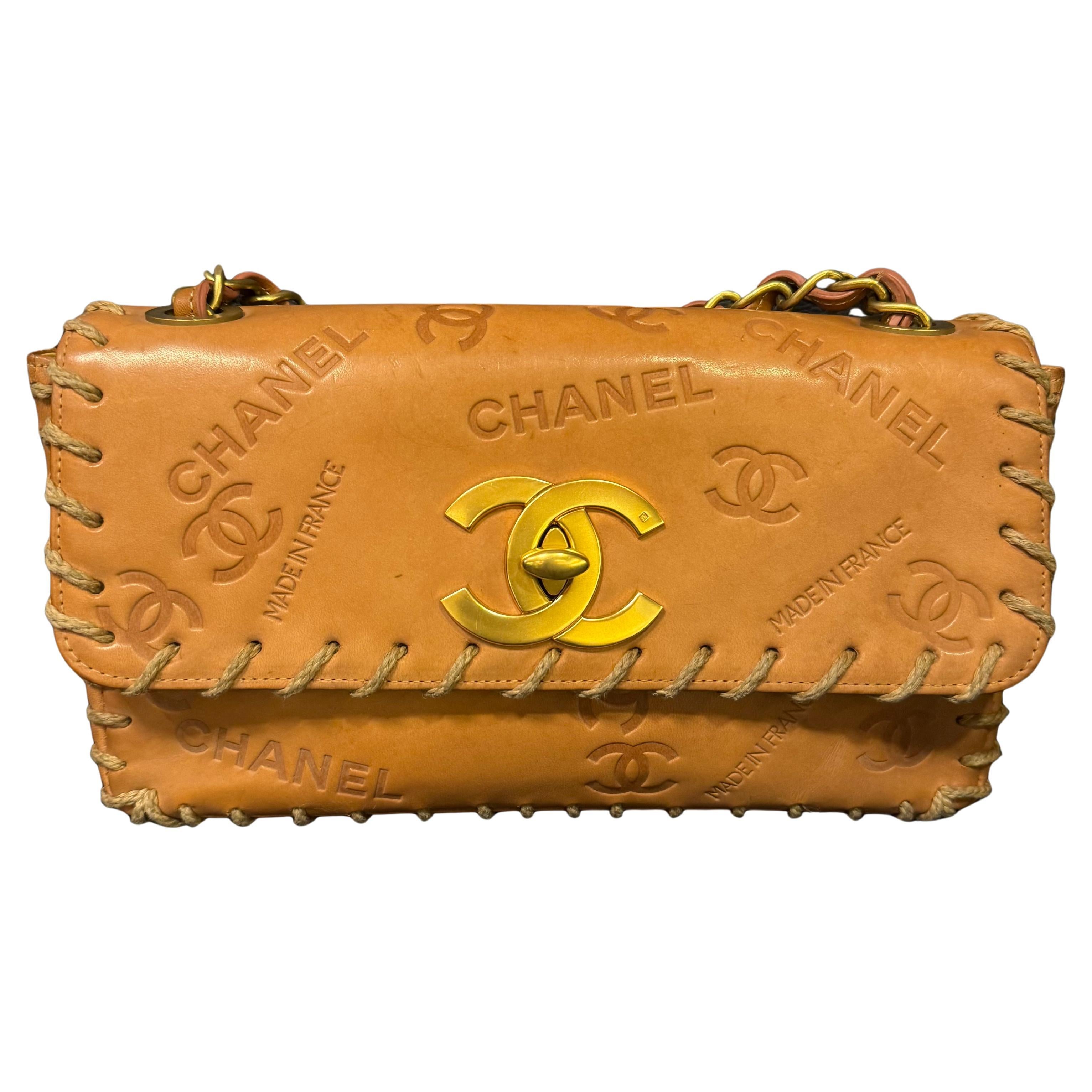 Vintage Chanel Marrón Cuero Natural Coco Chanel Mark Whipstitch Big CC Flap Bag en venta