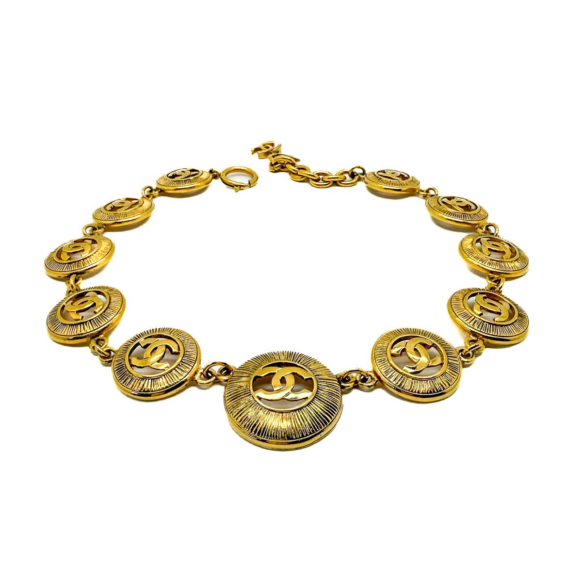 Vintage Chanel by Lagerfeld  Sunburst Medallion Collar 1980s Bon état - En vente à Wilmslow, GB