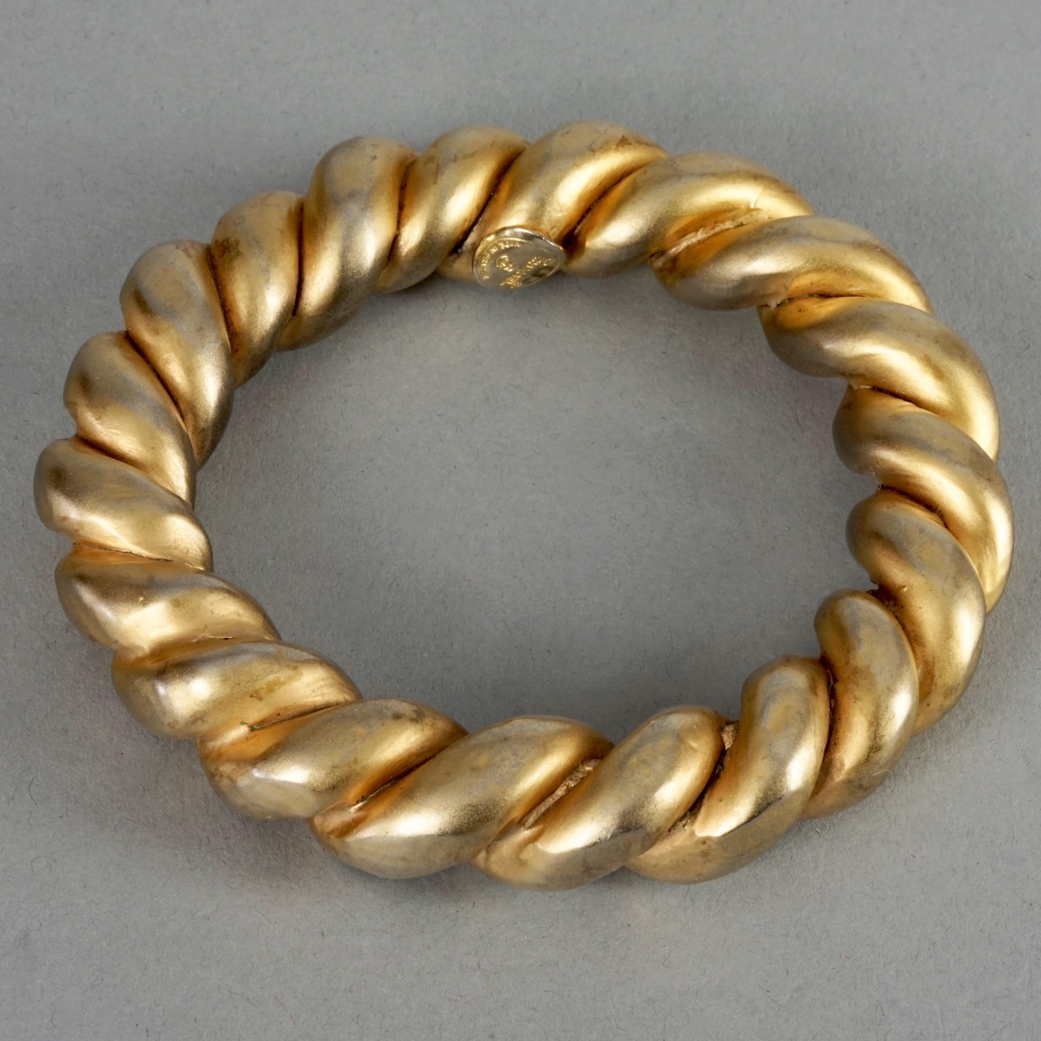 Vintage CHANEL by VICTOIRE de CASTELLANE Twisted Rope Bangle Bracelet In Good Condition For Sale In Kingersheim, Alsace