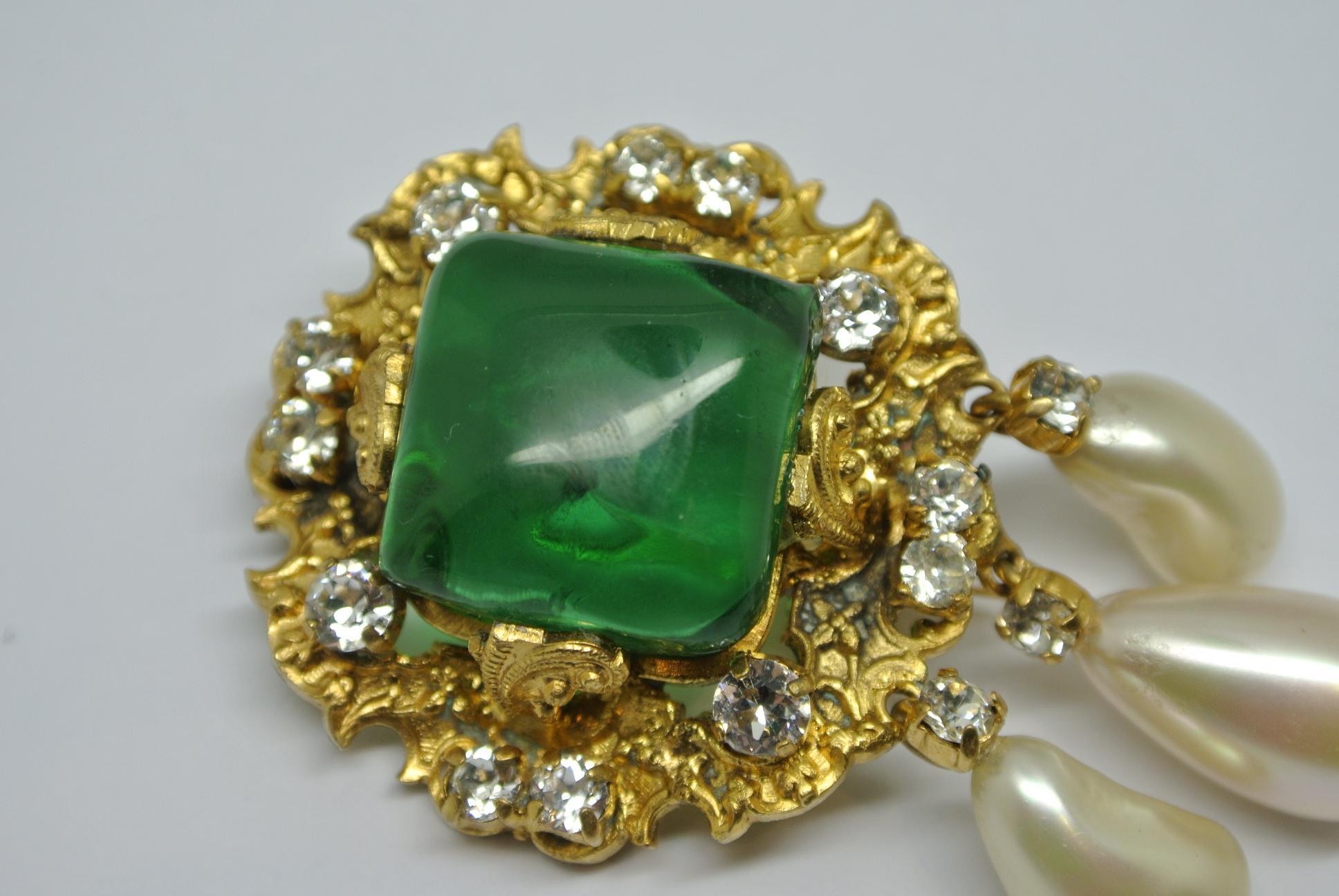 Contemporary Vintage Chanel Byzantine Green Poured Glass Gripoix Filigree Pearl Drop Brooch For Sale