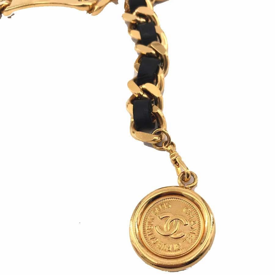 Vintage CHANEL Cambon Belt in Gilt Metal and Leather Chain In Good Condition In Paris, FR