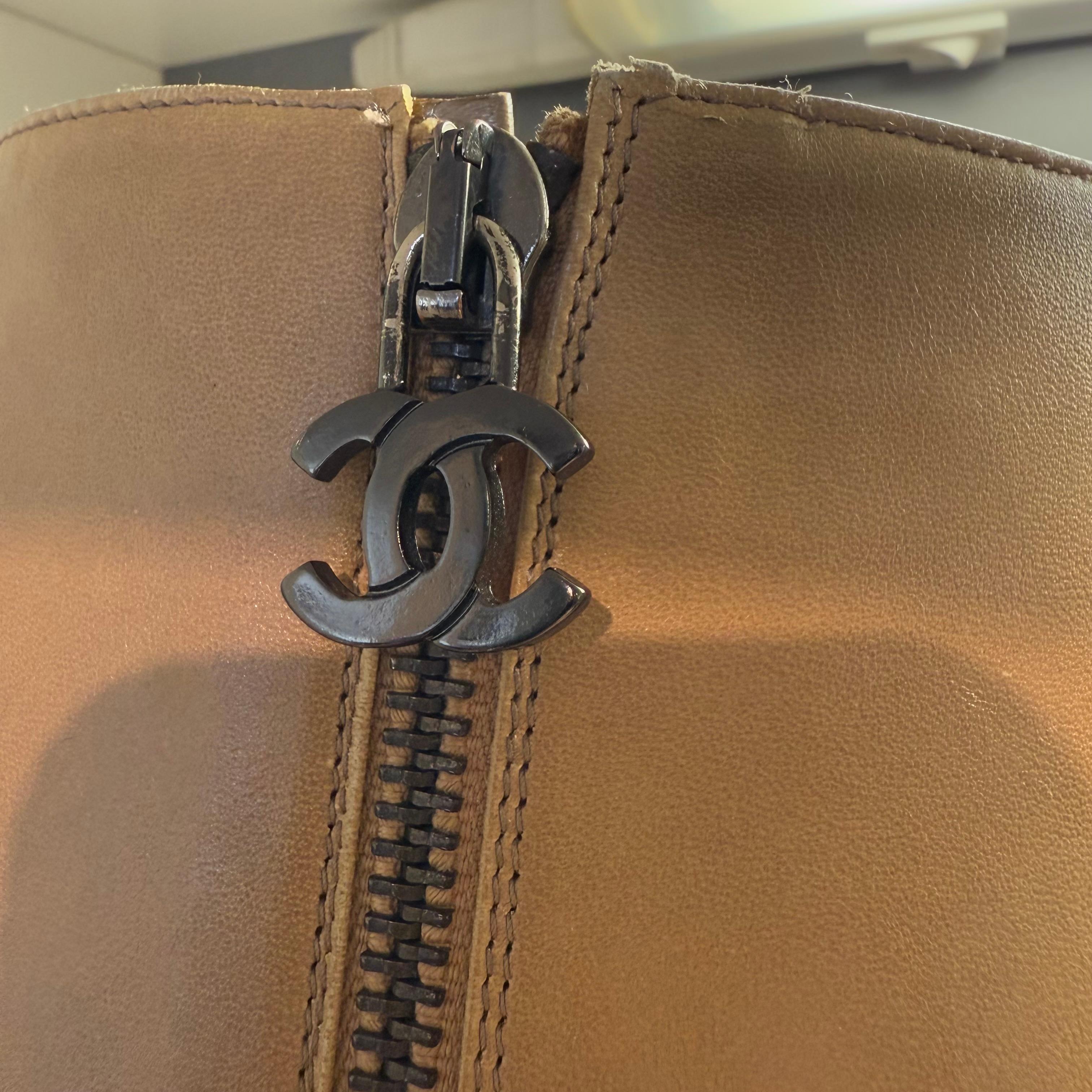 Women's Vintage Chanel Camel Leather Boots IT 39 For Sale