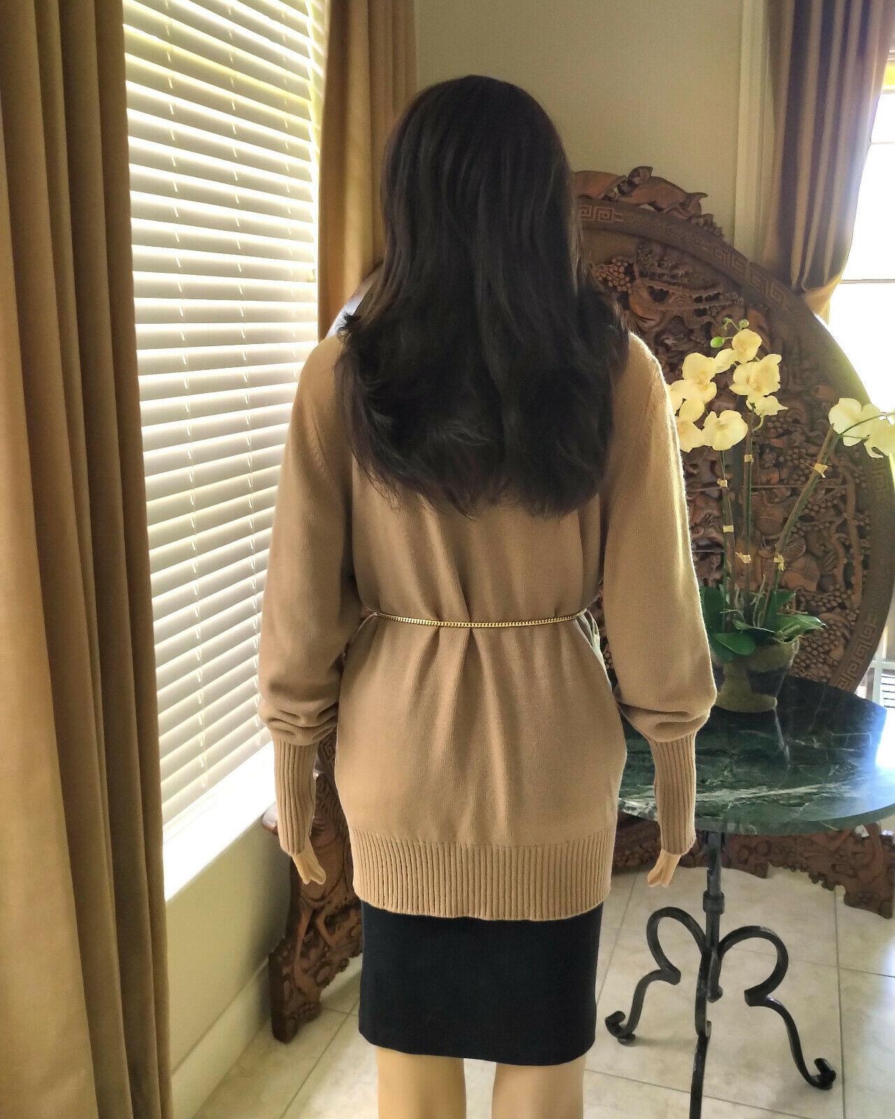 Vintage Chanel Camel Tan & Gold 100% Cashmere Sweater Cardigan FR 38/ US 4 6 In Excellent Condition For Sale In Ormond Beach, FL