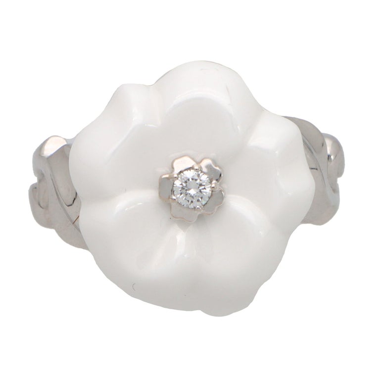 Vintage Chanel Camélia Galbé White Ceramic and Diamond Flower Ring in White  Gold For Sale at 1stDibs