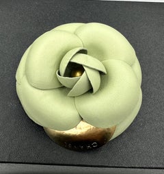 Vintage Chanel Kamelie Blume Leder Brosche Seafoam Grün Made in France