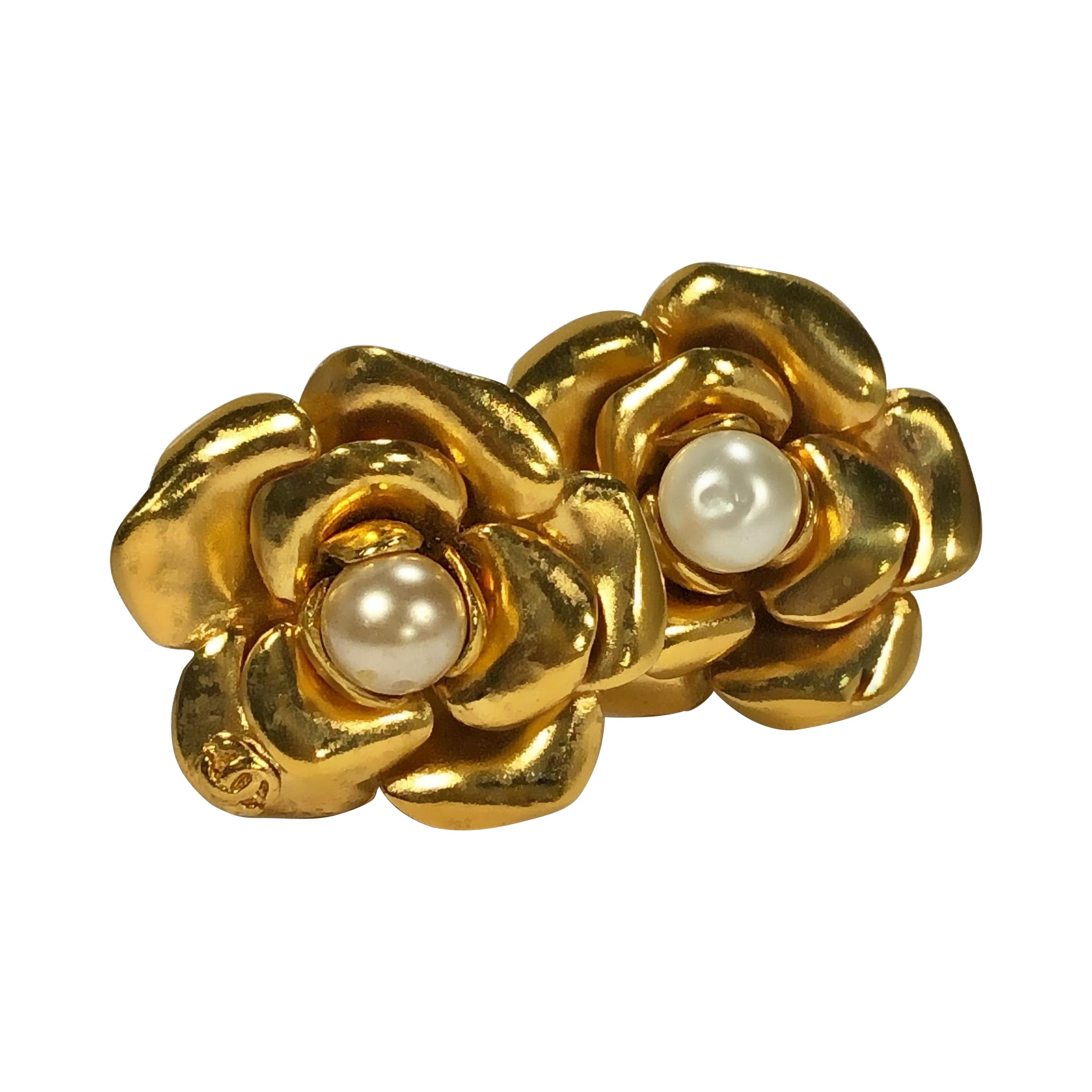 Vintage Chanel Camellia Gold Tone Earrings with Faux Pearl Centers 1999 For  Sale at 1stDibs