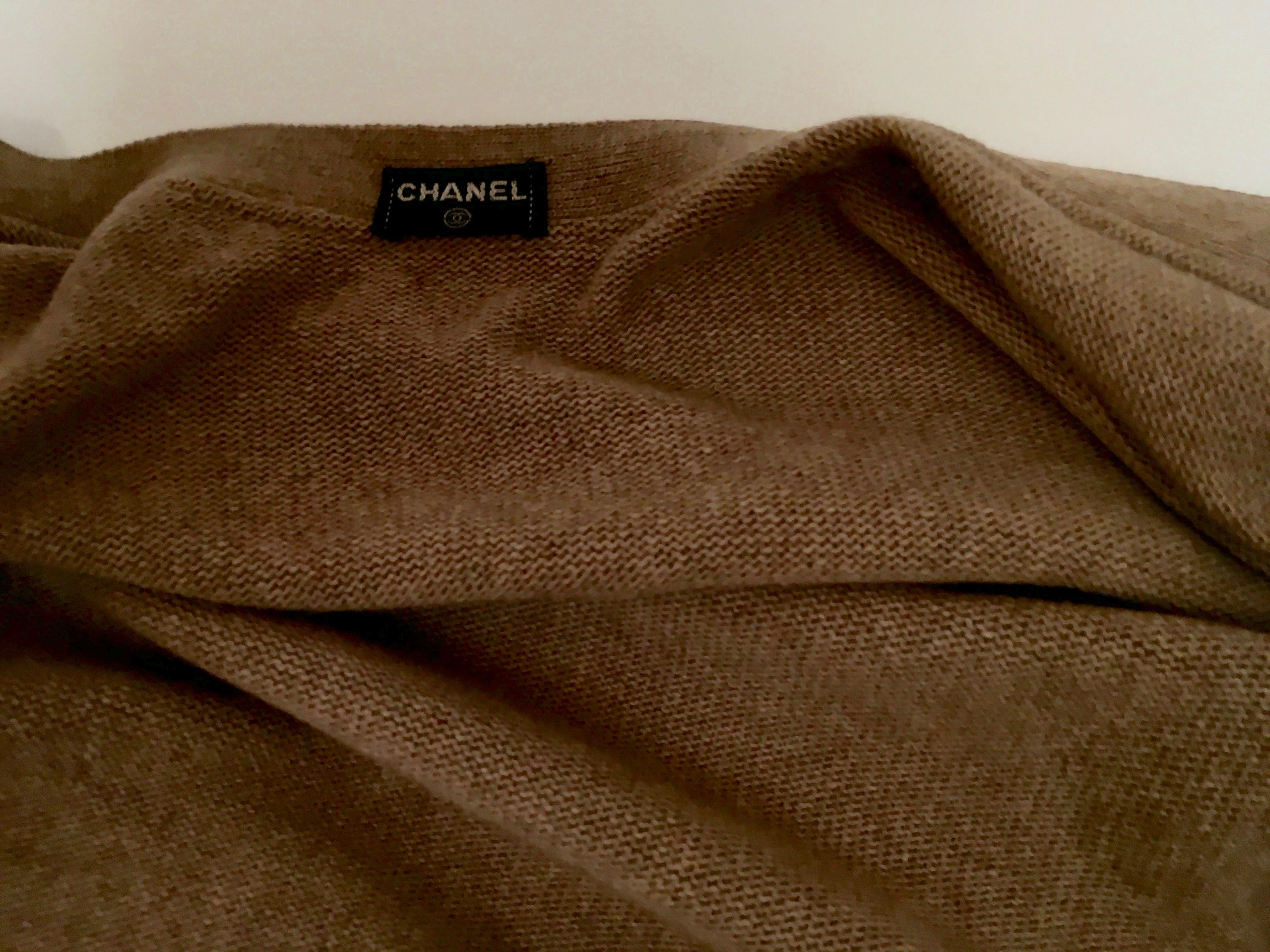 Vintage Chanel Cardigan Sweater... Cashmere Timeless Classic In Good Condition For Sale In Boca Raton, FL