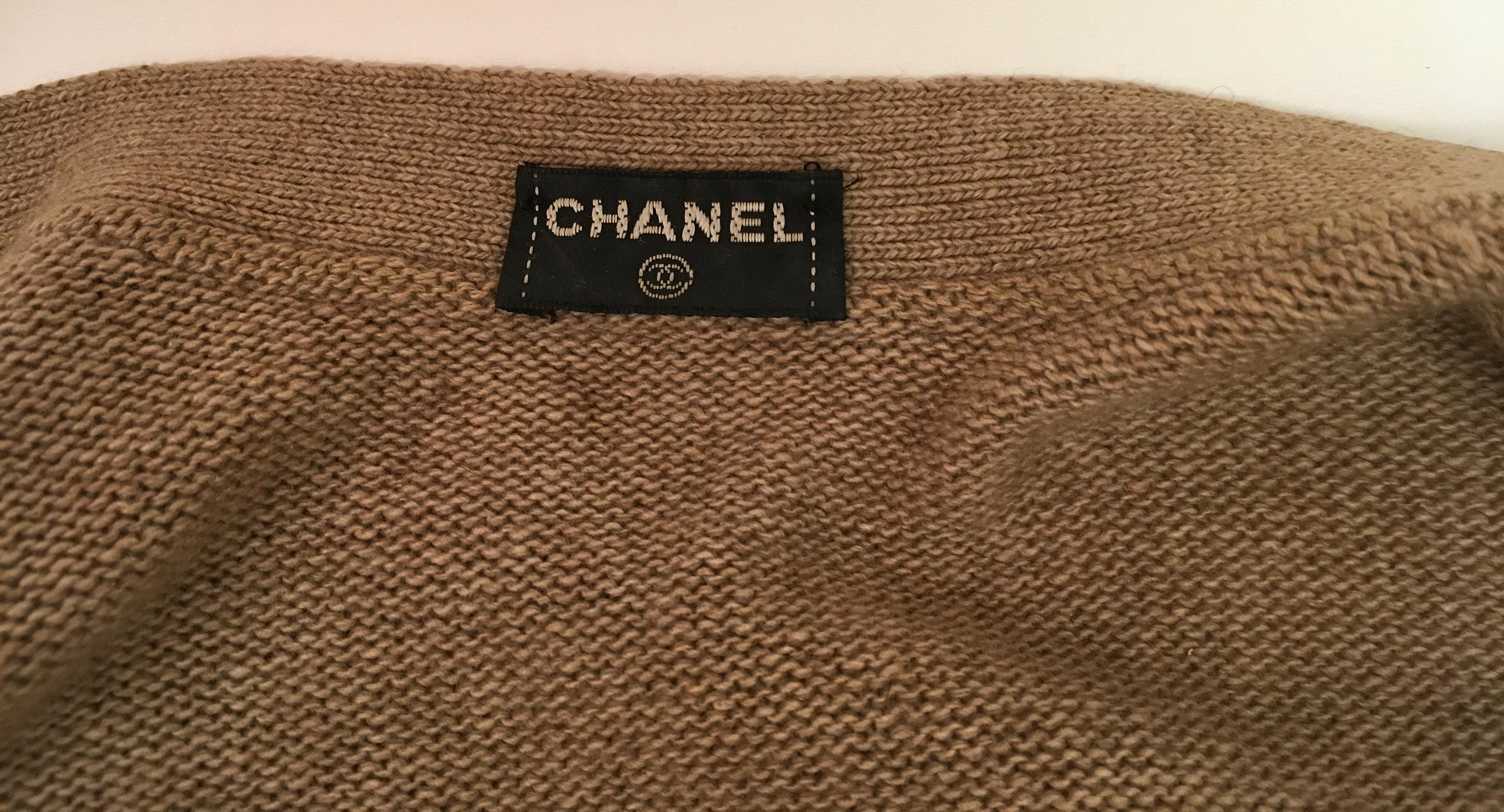 Vintage Chanel Cardigan Sweater... Cashmere Timeless Classic For Sale 4