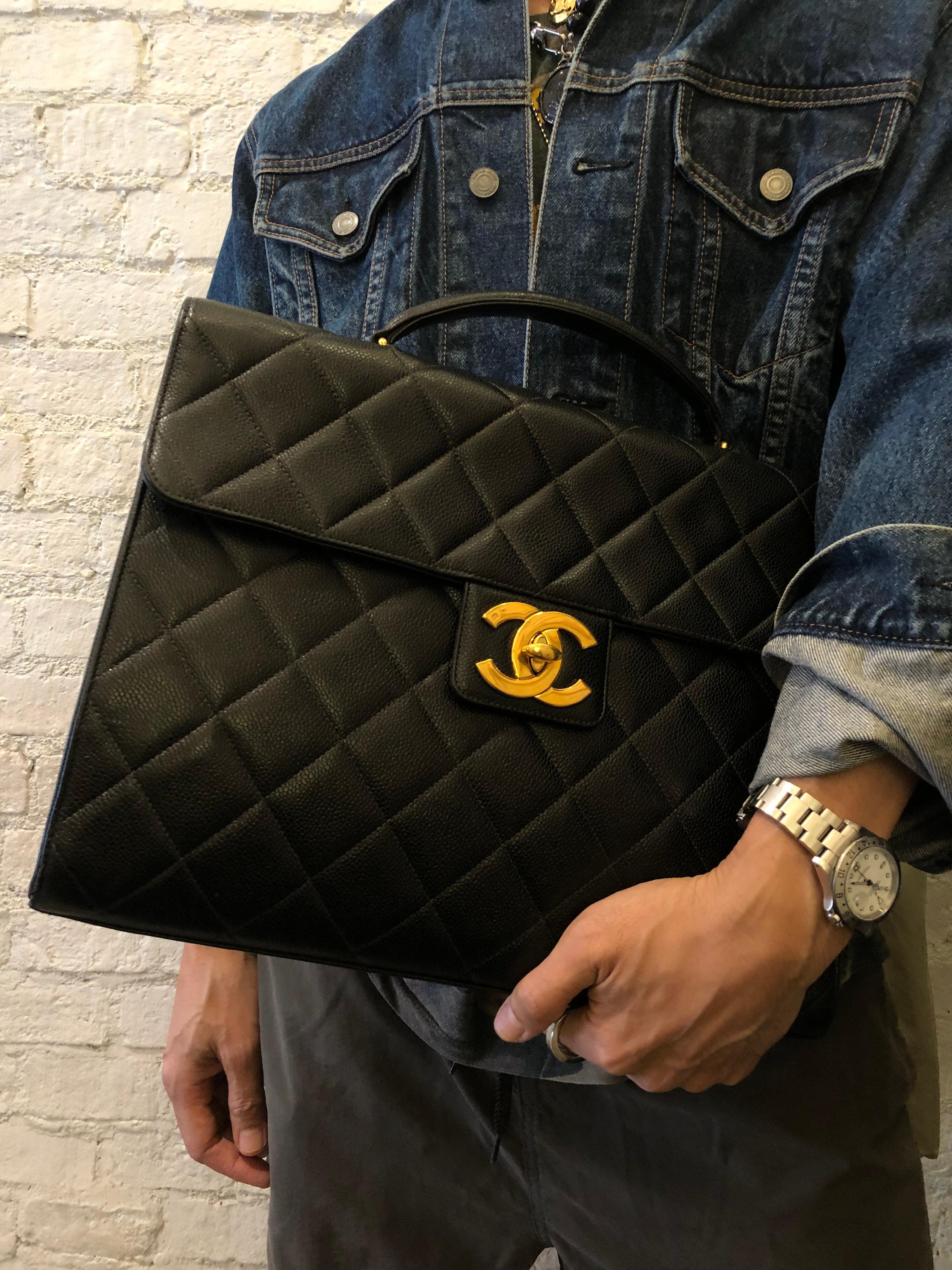 Vintage CHANEL Caviar Calfski Leather Jumbo Logo Briefcase Attaché Document Blac In Good Condition In Bangkok, TH