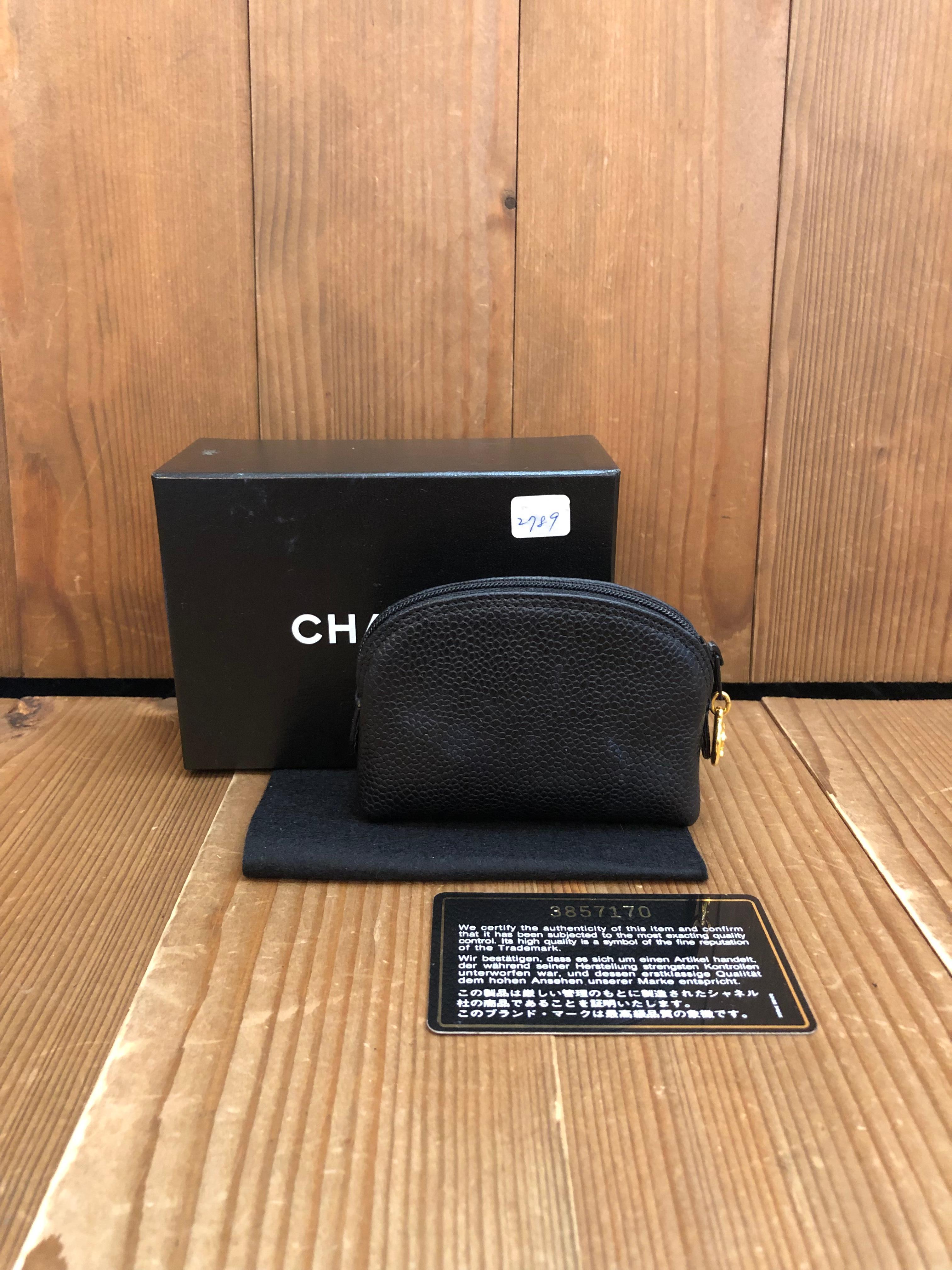 Vintage CHANEL Caviar Calfskin Leather Mini Pouch Bag Black In Good Condition In Bangkok, TH