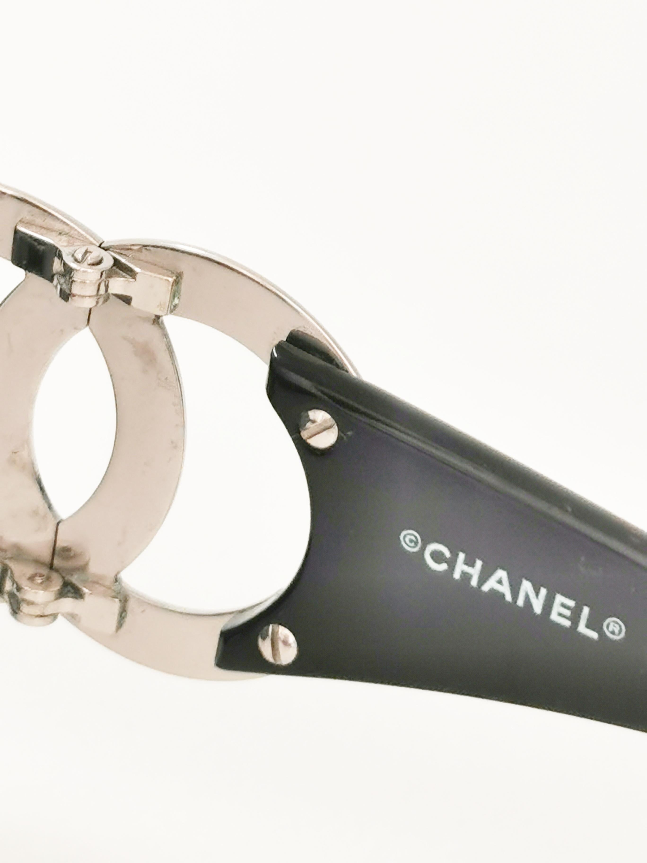 Vintage Chanel CC Interlocking Black Large Side Logo Grey Lens Sunglasses 2