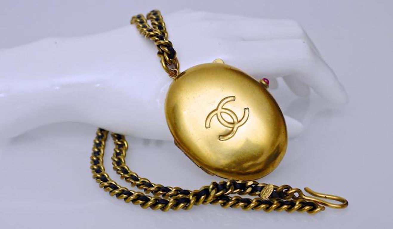 chanel locket necklace