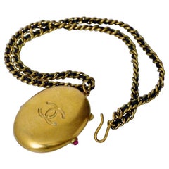 Vintage CHANEL CC Locket Leather Chain Necklace