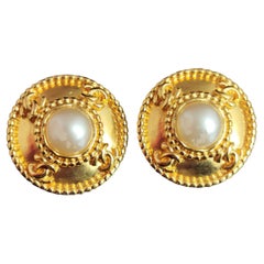 Vintage Chanel CC logo faux pearl clip on earrings, Gold tone 