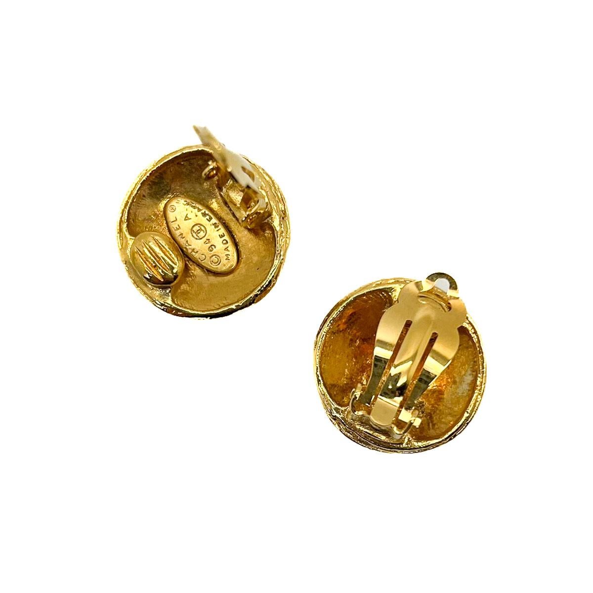 Vintage Chanel CC Logo Nest Earrings 1994 For Sale 1