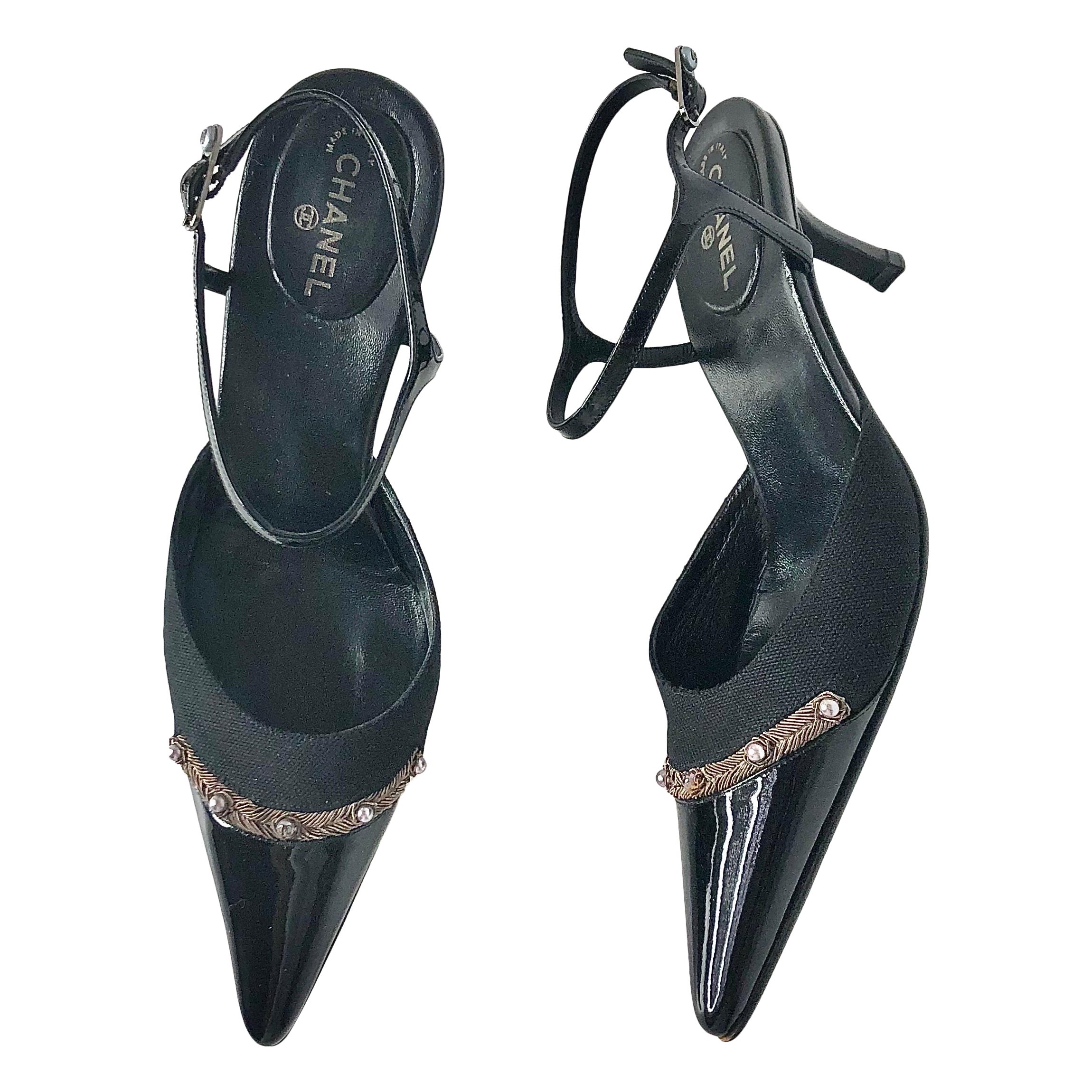 Vintage Chanel CC Logo Patent CAP Toe Pointed Toe Black Pumps 37