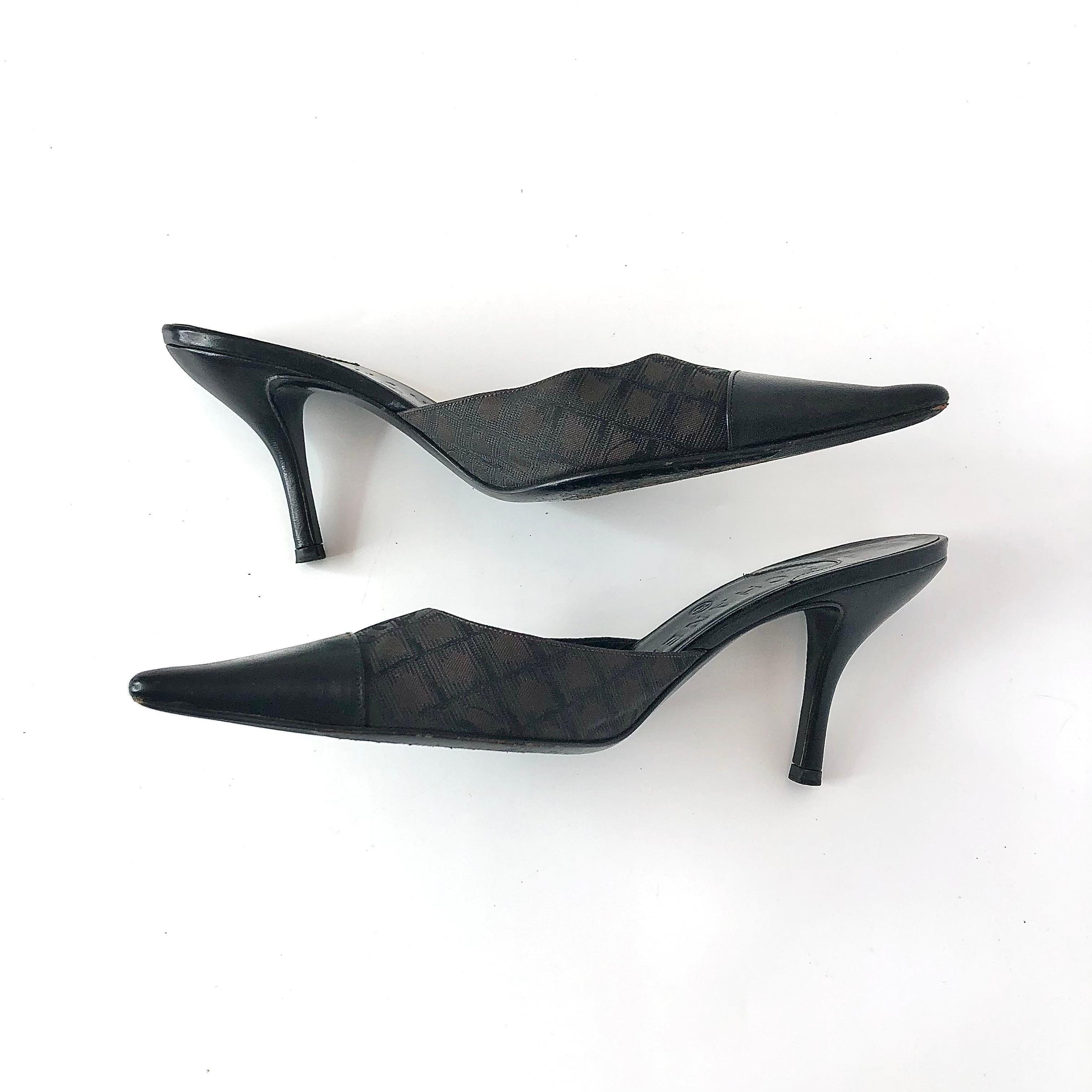 Donna Vintage Chanel Logo Print Pointed Toe Mules Pumps 36.5 in vendita
