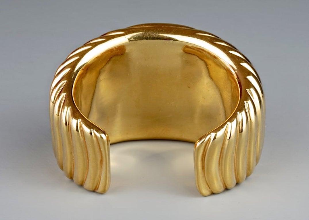 Vintage CHANEL CC Logo Ribbed Cuff Bracelet For Sale 2