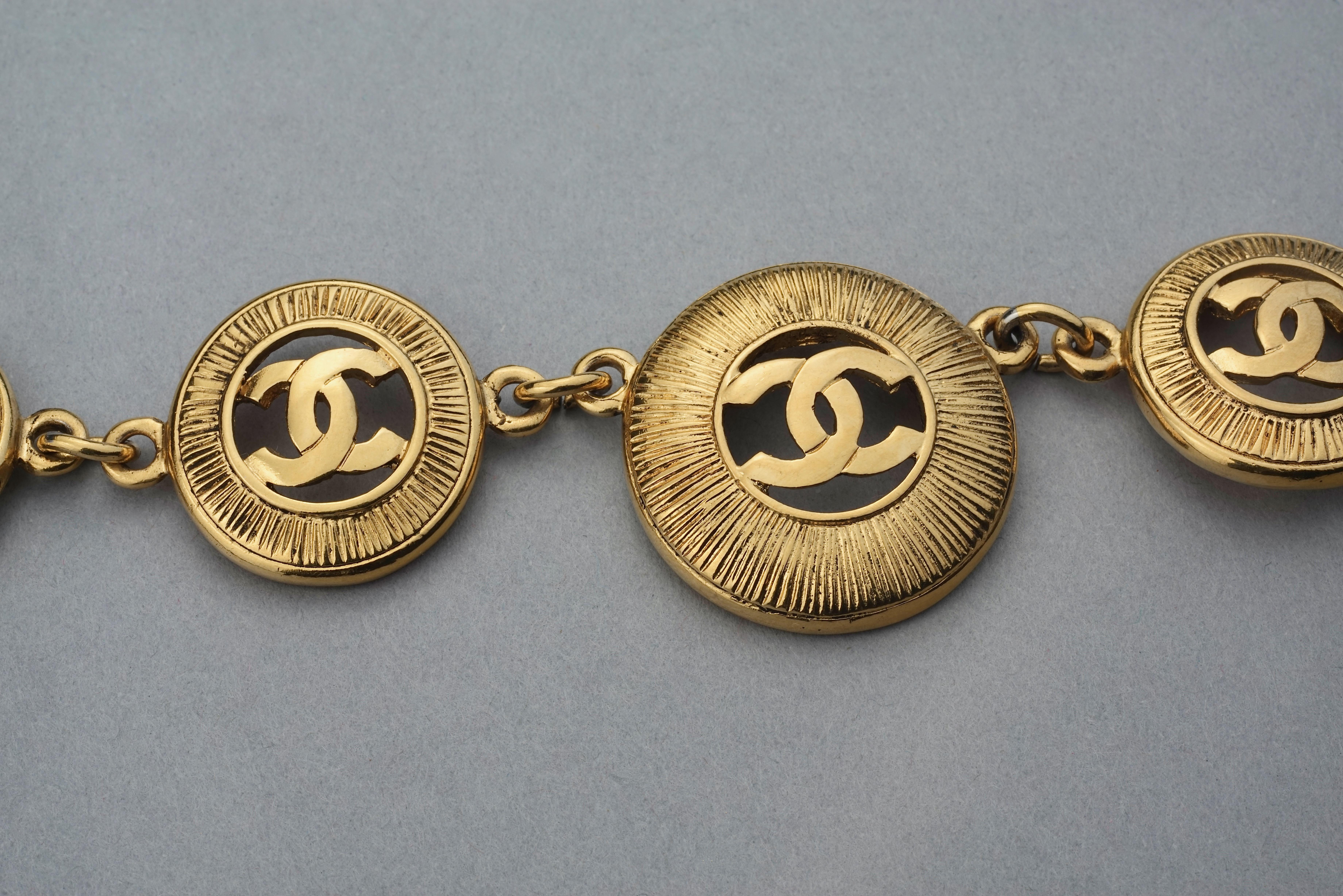 Vintage CHANEL CC Logo Sunburst Openwork Medallion Charm Necklace 3