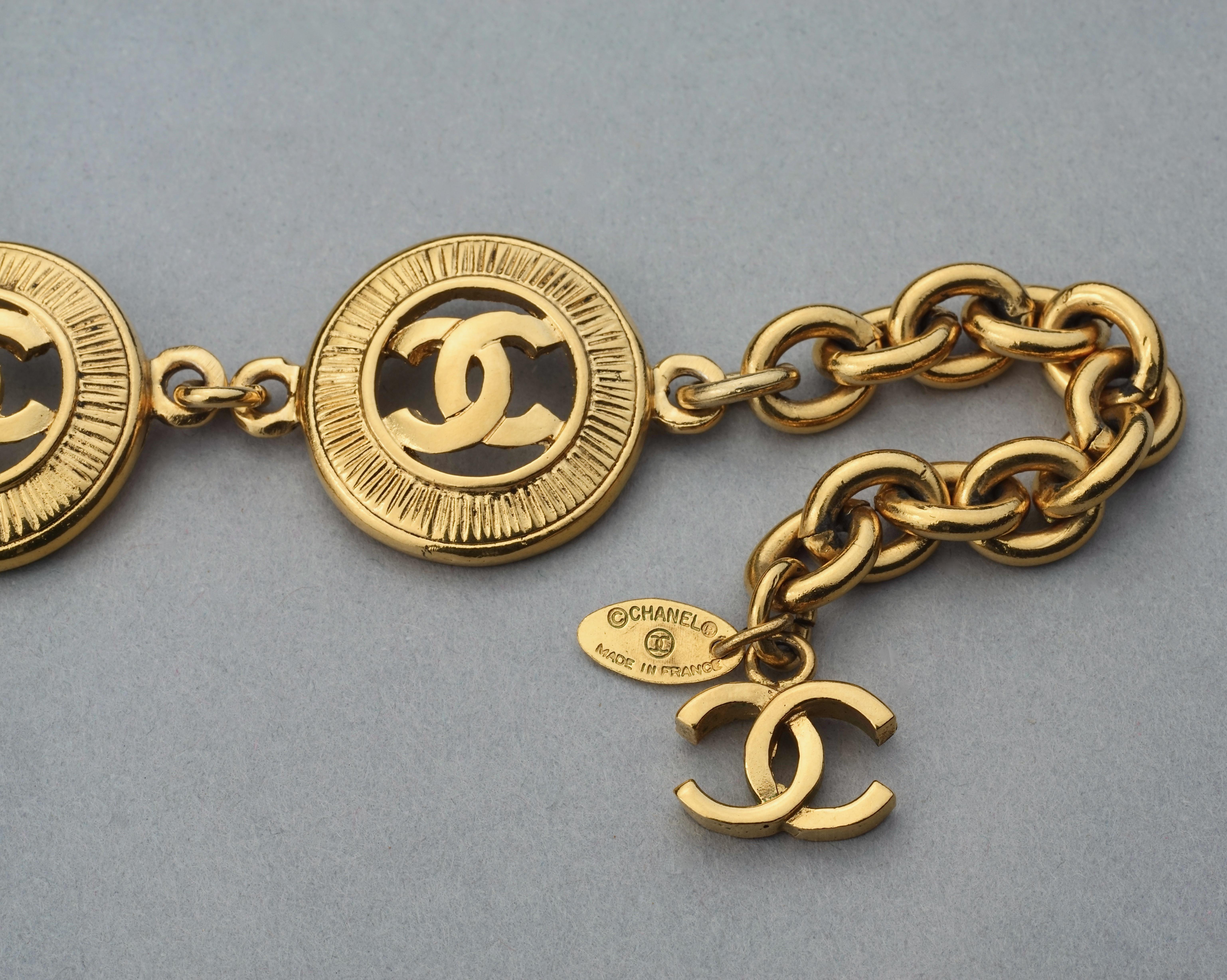Vintage CHANEL CC Logo Sunburst Openwork Medallion Charm Necklace 5