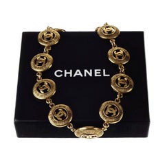 Vintage CHANEL CC Logo Sunburst Openwork Medallion Charm Necklace