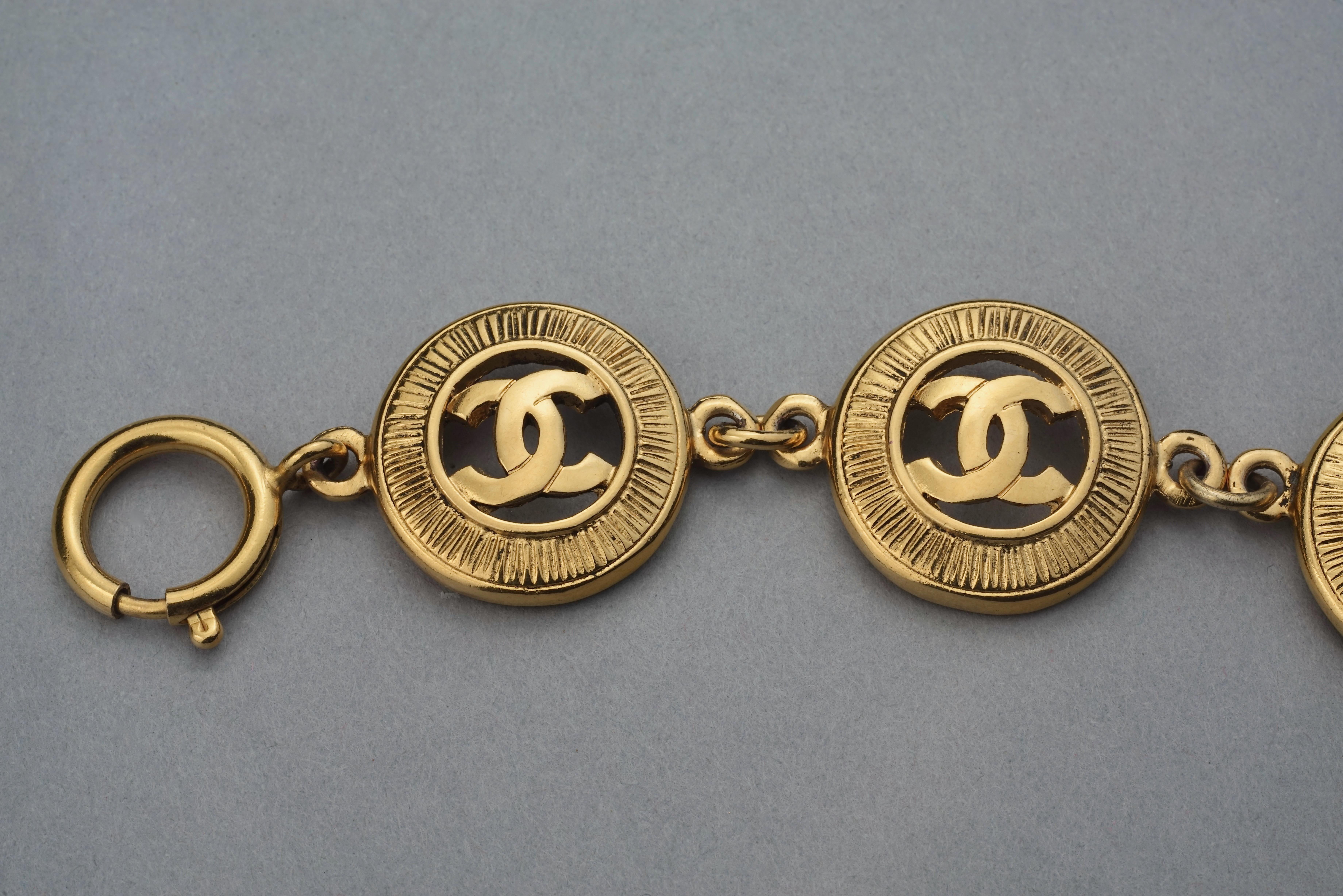Vintage CHANEL CC Logo Sunburst Openwork Medallion Charm Necklace 1