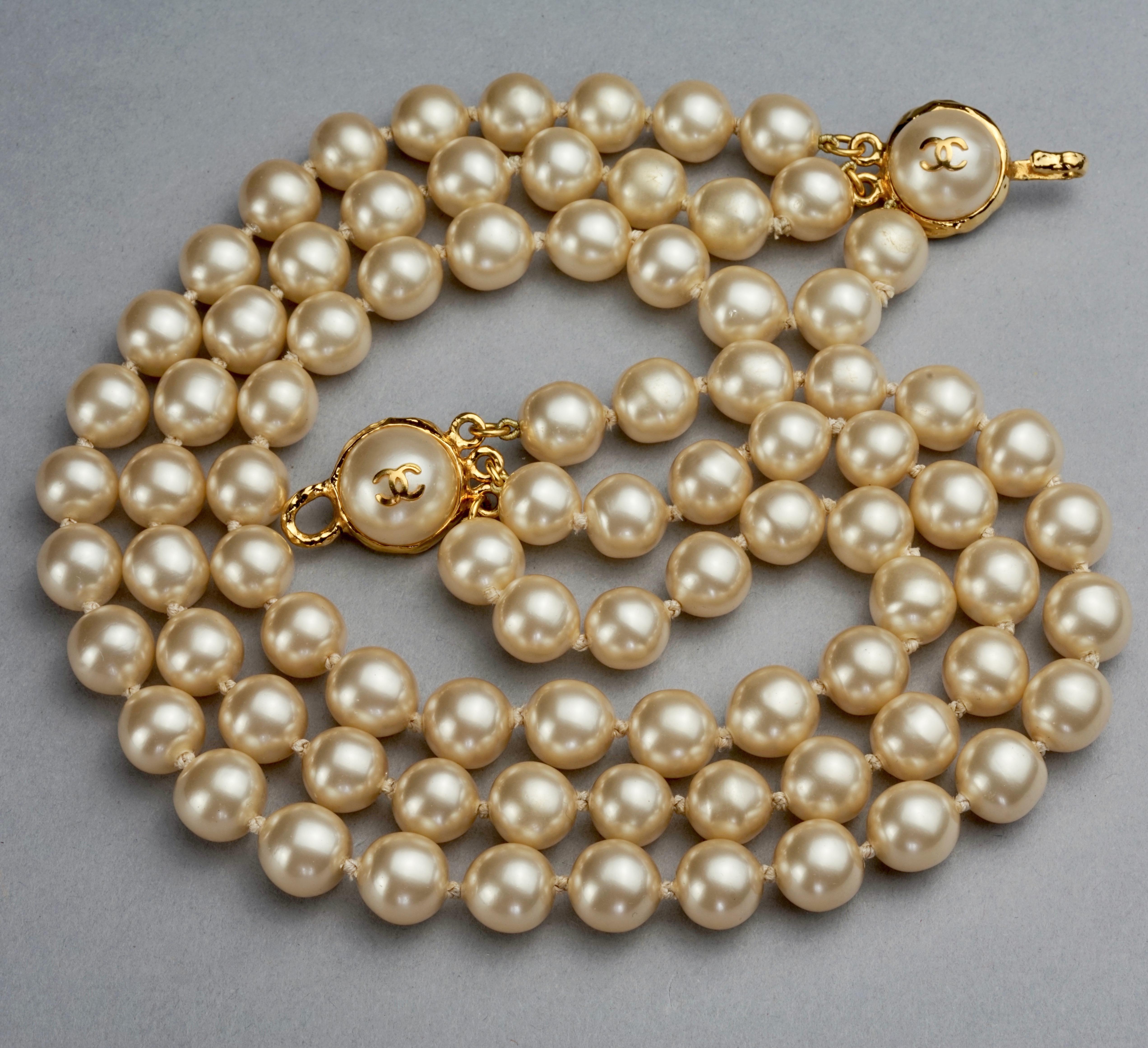 chanel triple strand pearl necklace