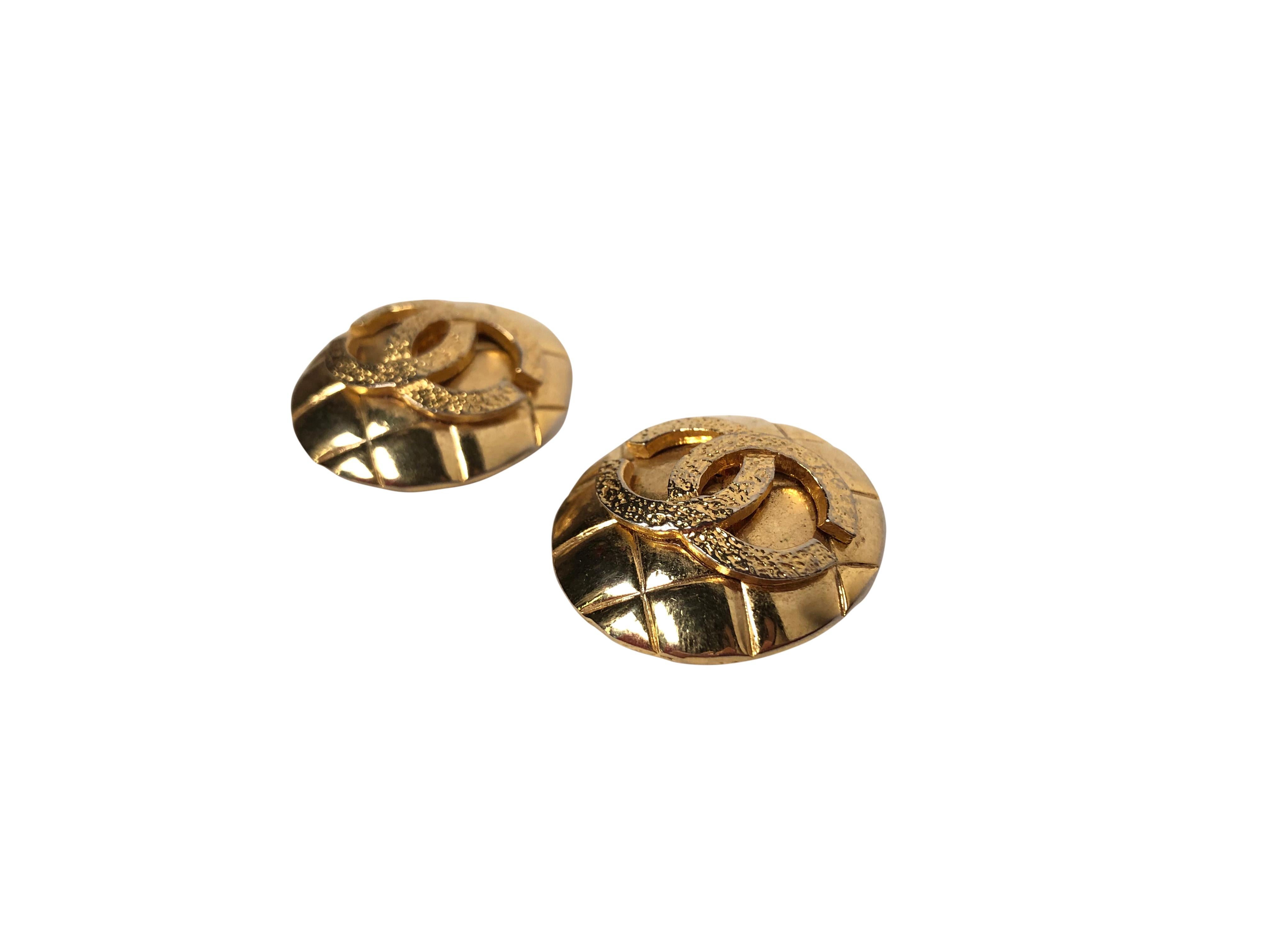 Women's Vintage CHANEL CC Quilted Earrings For Sale
