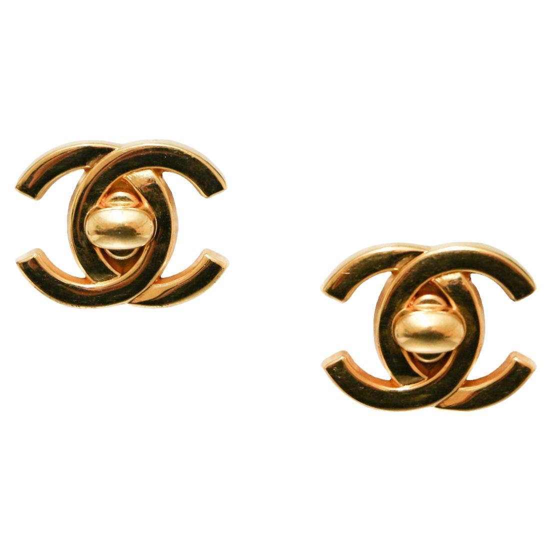 Vintage Chanel CC Turnlock Clips im Angebot
