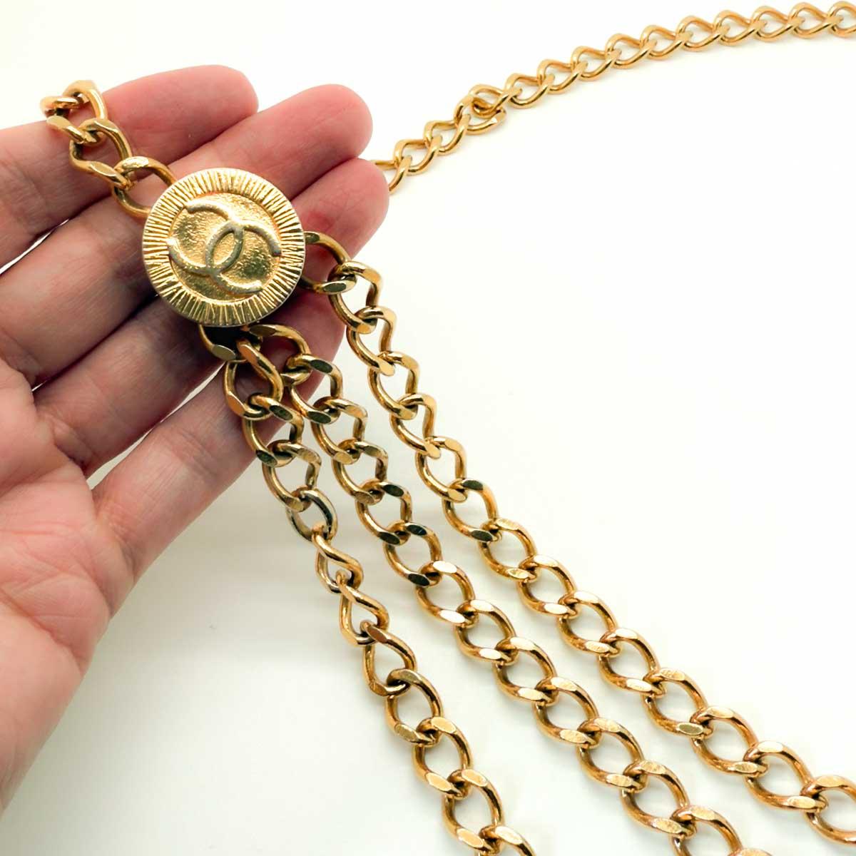 Vintage Chanel Kette Logo Charme Gürtel 1984 (Beige) im Angebot