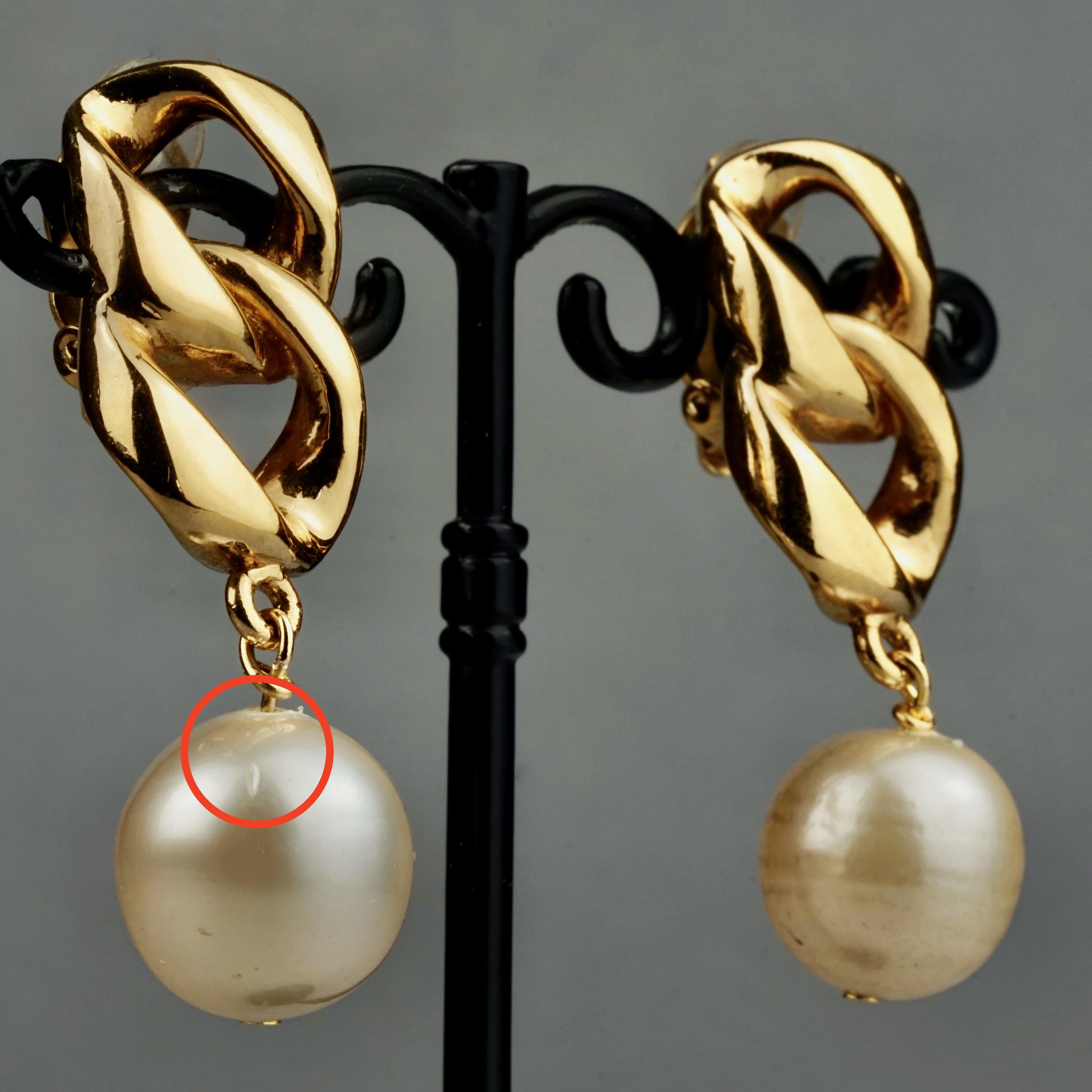 Vintage CHANEL Chain Pearl Dangling Earrings 3