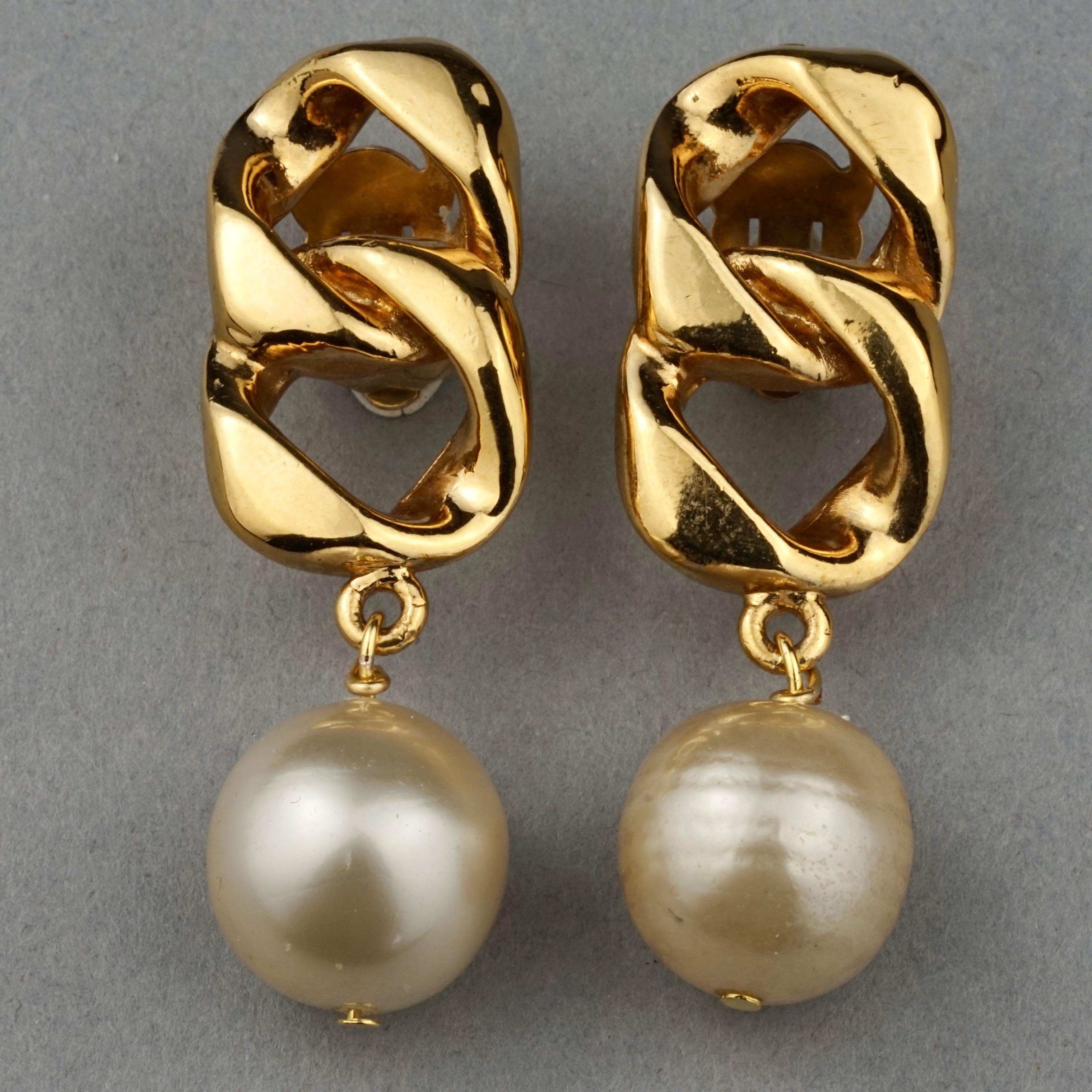 Vintage CHANEL Chain Pearl Dangling Earrings 4