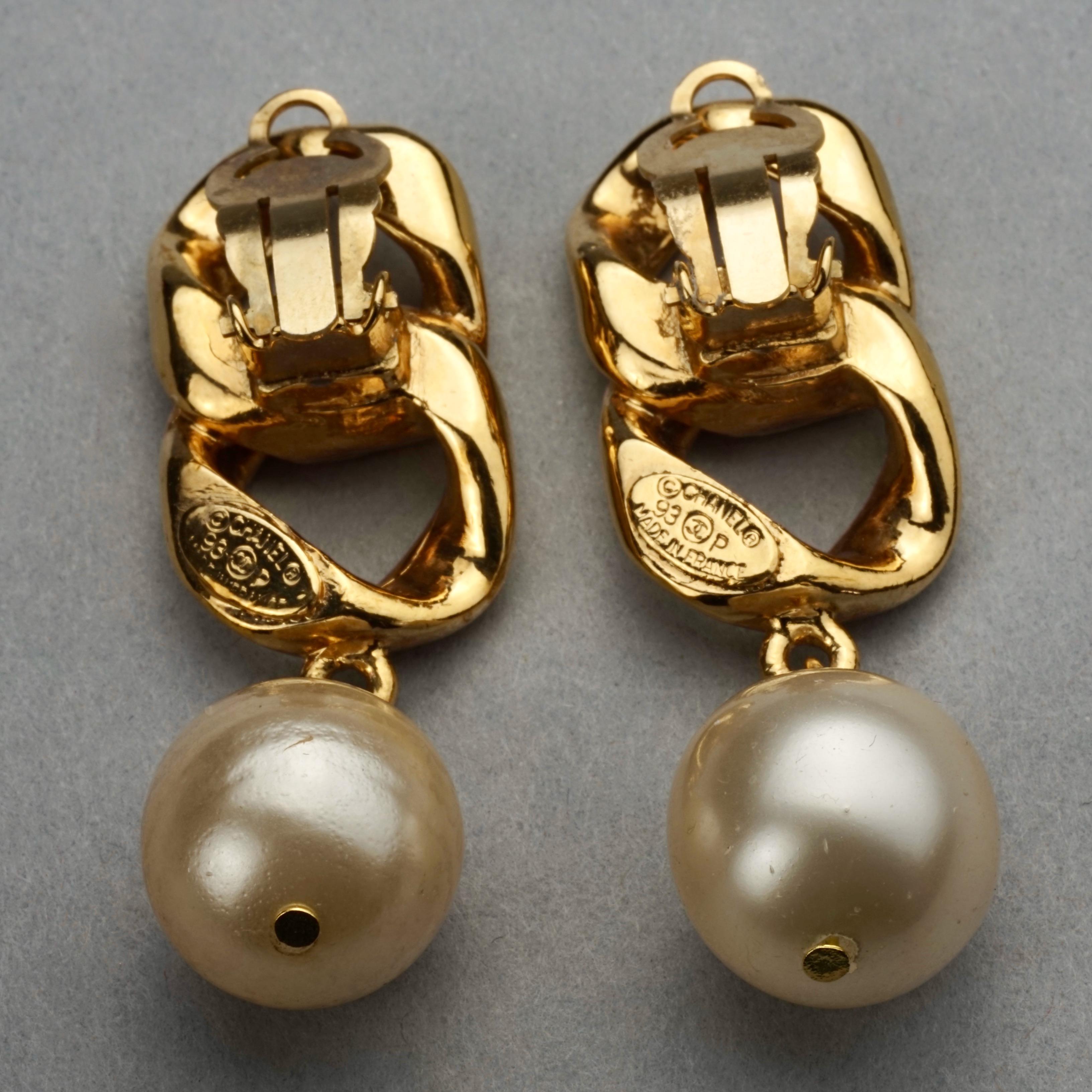 Vintage CHANEL Chain Pearl Dangling Earrings 1