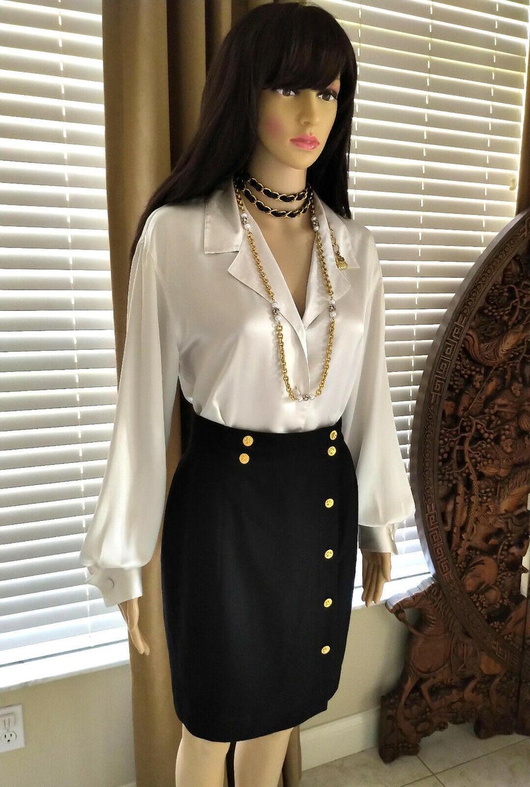 Vintage Chanel Classic 1980's Black (8) 18K Gold Plate Buttons Skirt FR 38/  US 6