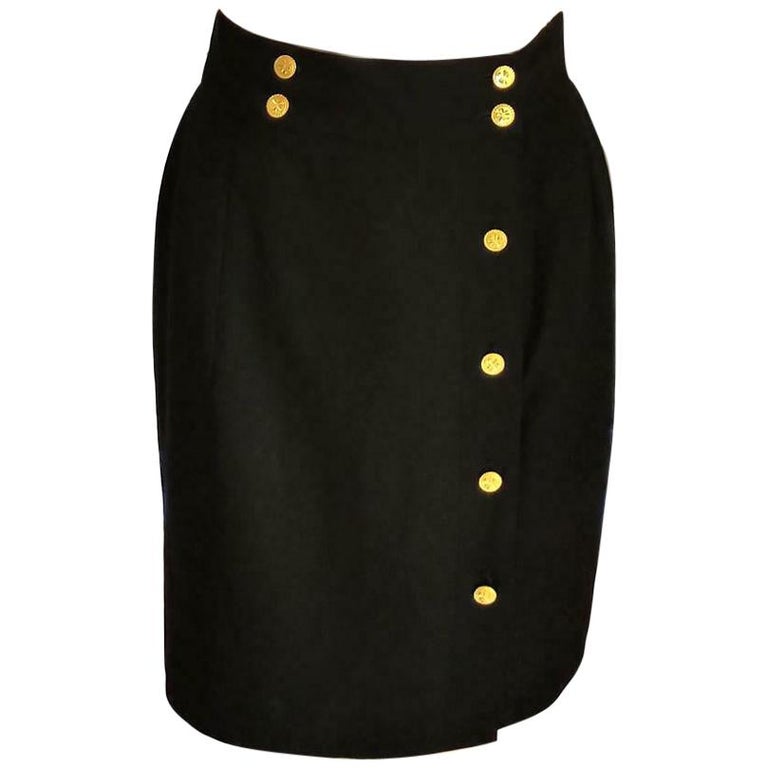 Vintage Chanel Classic 1980's Black (8) 18K Gold Plate Buttons Skirt FR 38/ US  6 at 1stDibs
